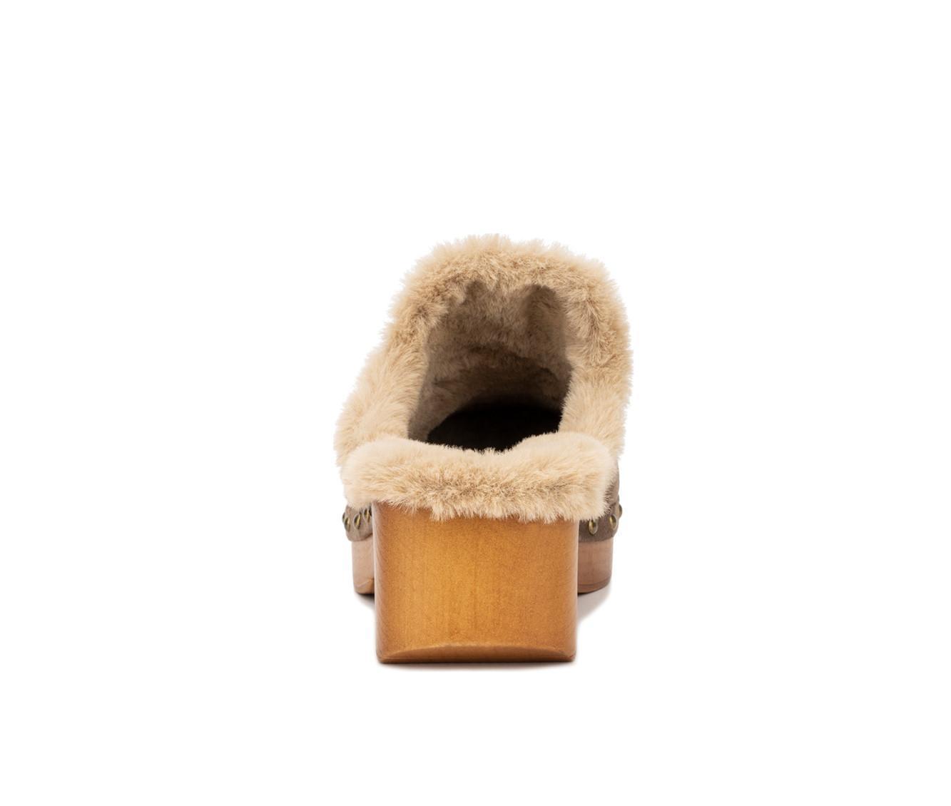 Women's New York and Company Wynna Clogs Product Image