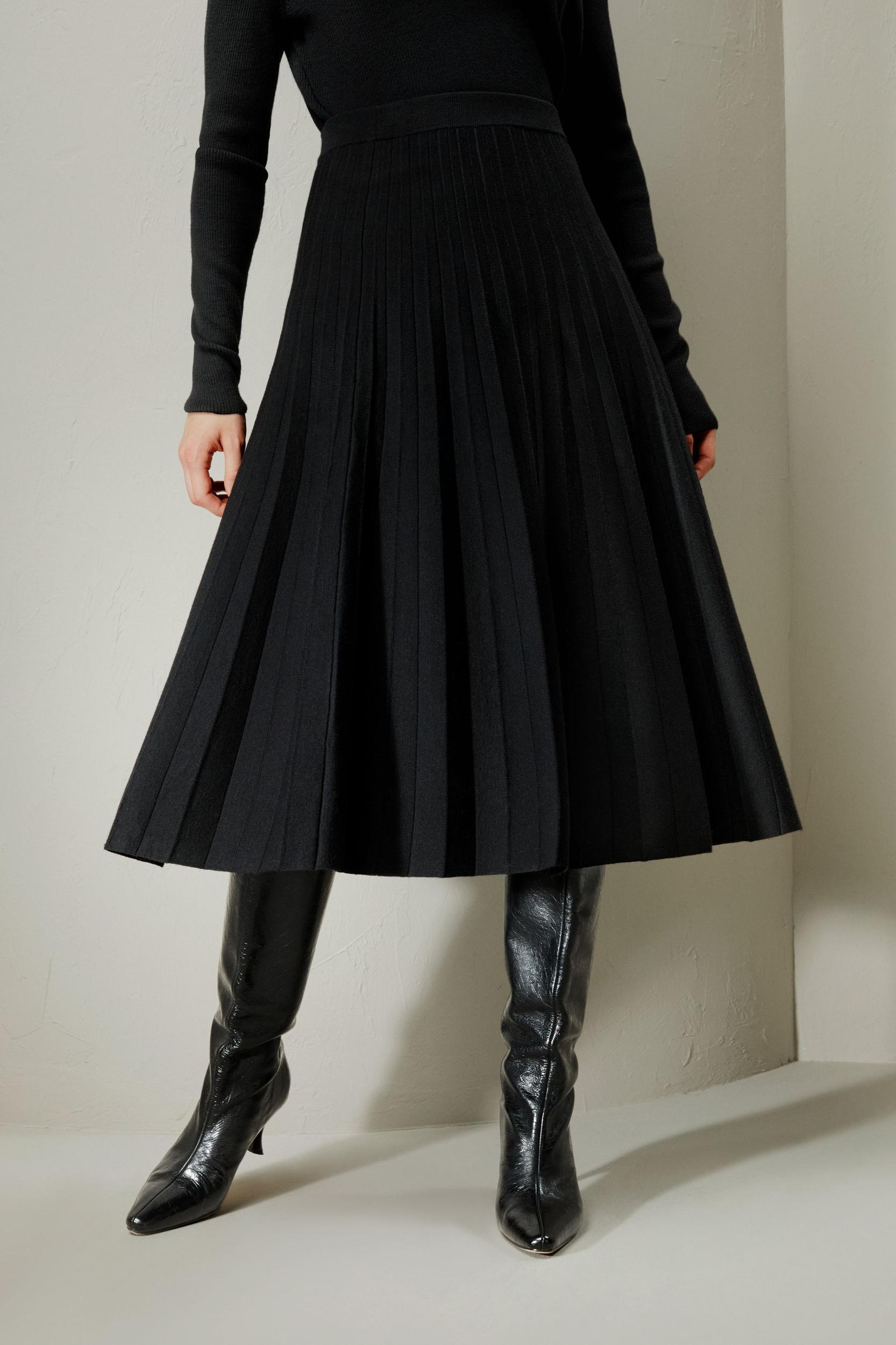 Collegiate Ultra-fine Merino Wool Skirt Product Image