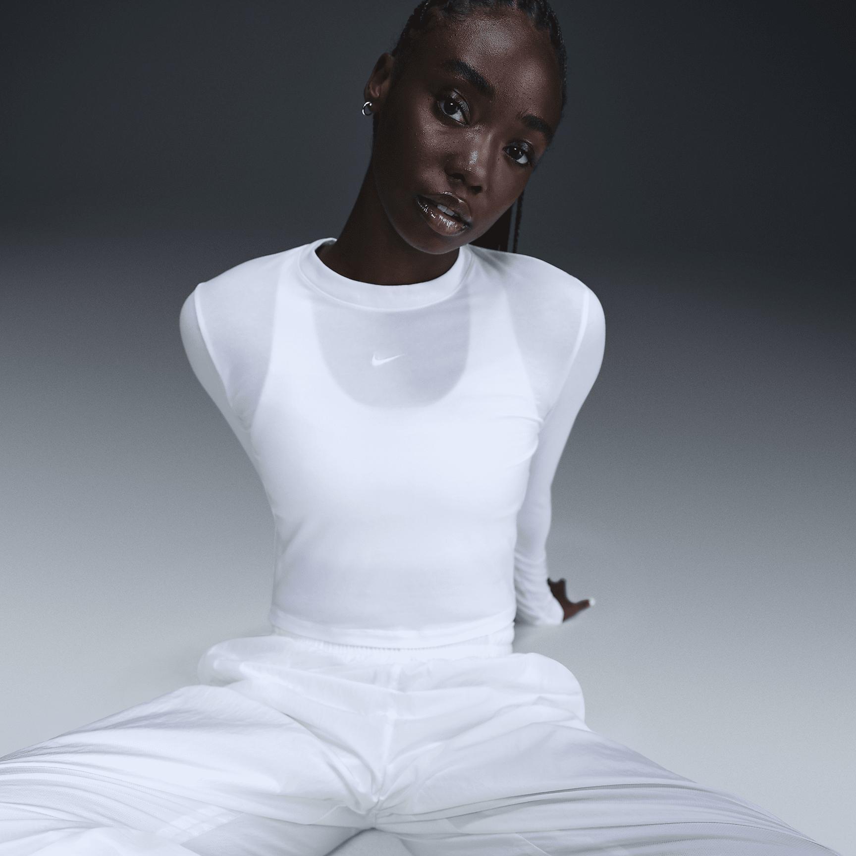 Nike Sportswear Chill Knit Women's Slim Long-Sleeve Cropped Top Product Image