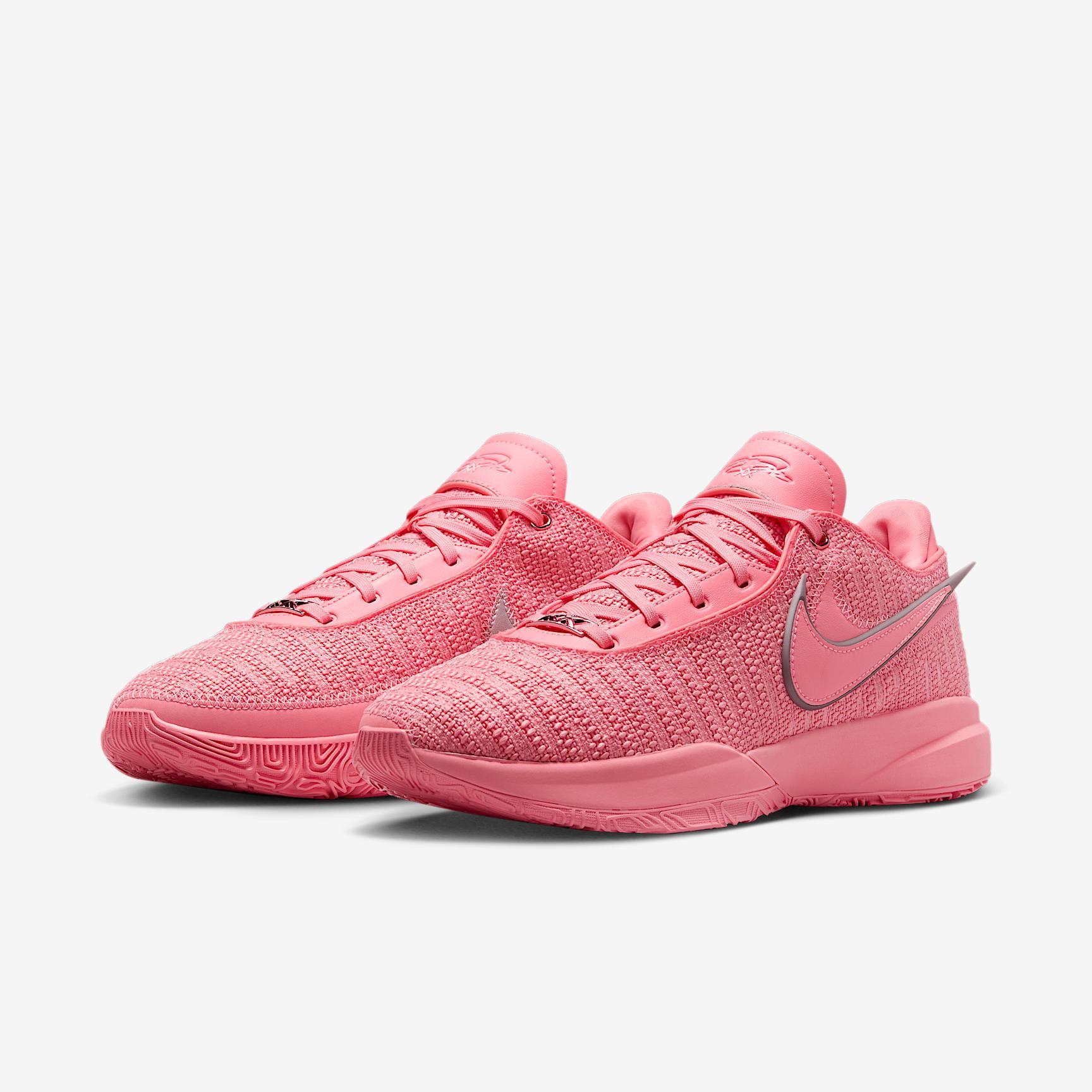 Nike Men's LeBron 20 Basketball Shoes Product Image