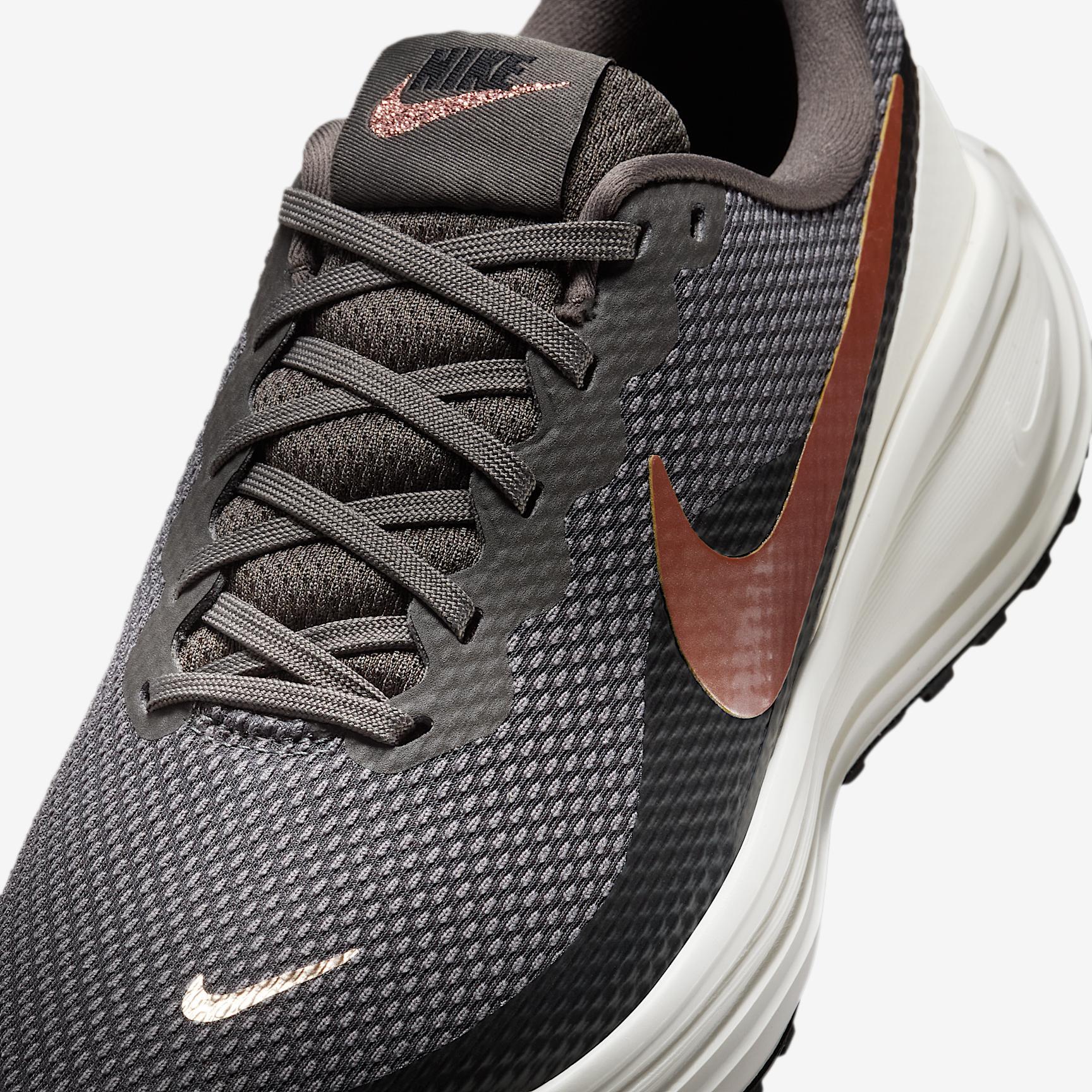Nike Women's Revolution 8 Road Running Shoes Product Image