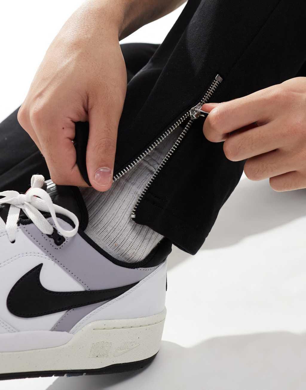 HUGO BLUE straight sweatpants in black Product Image