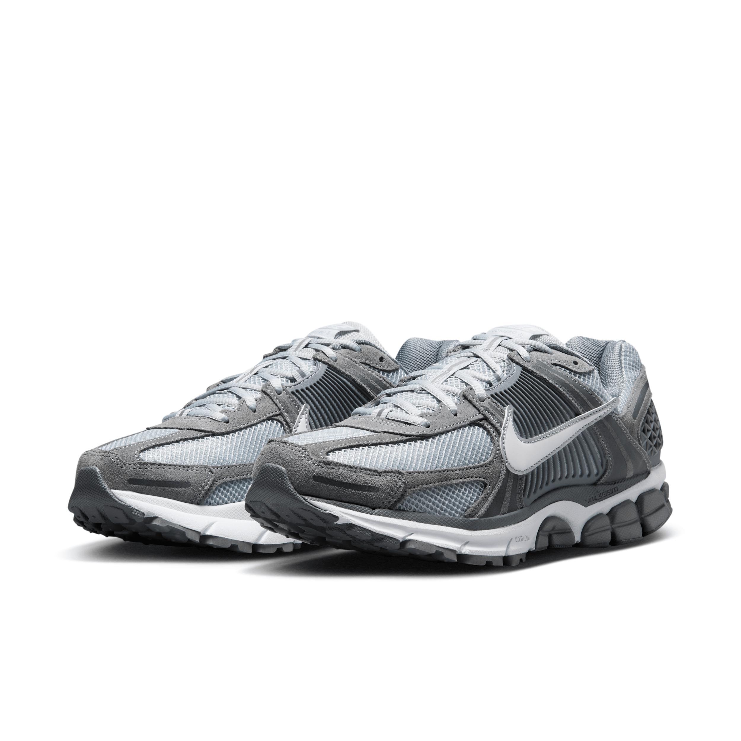 Nike Men's Zoom Vomero 5 Shoes Product Image