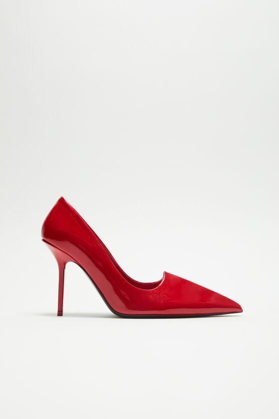 Leather heel pump Product Image