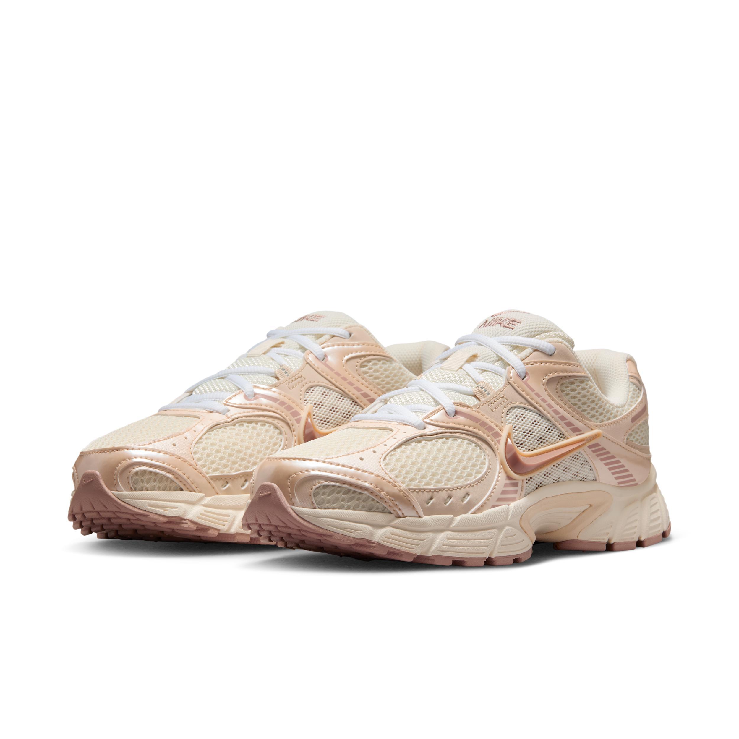 Nike Women's V5 RNR Shoes Product Image