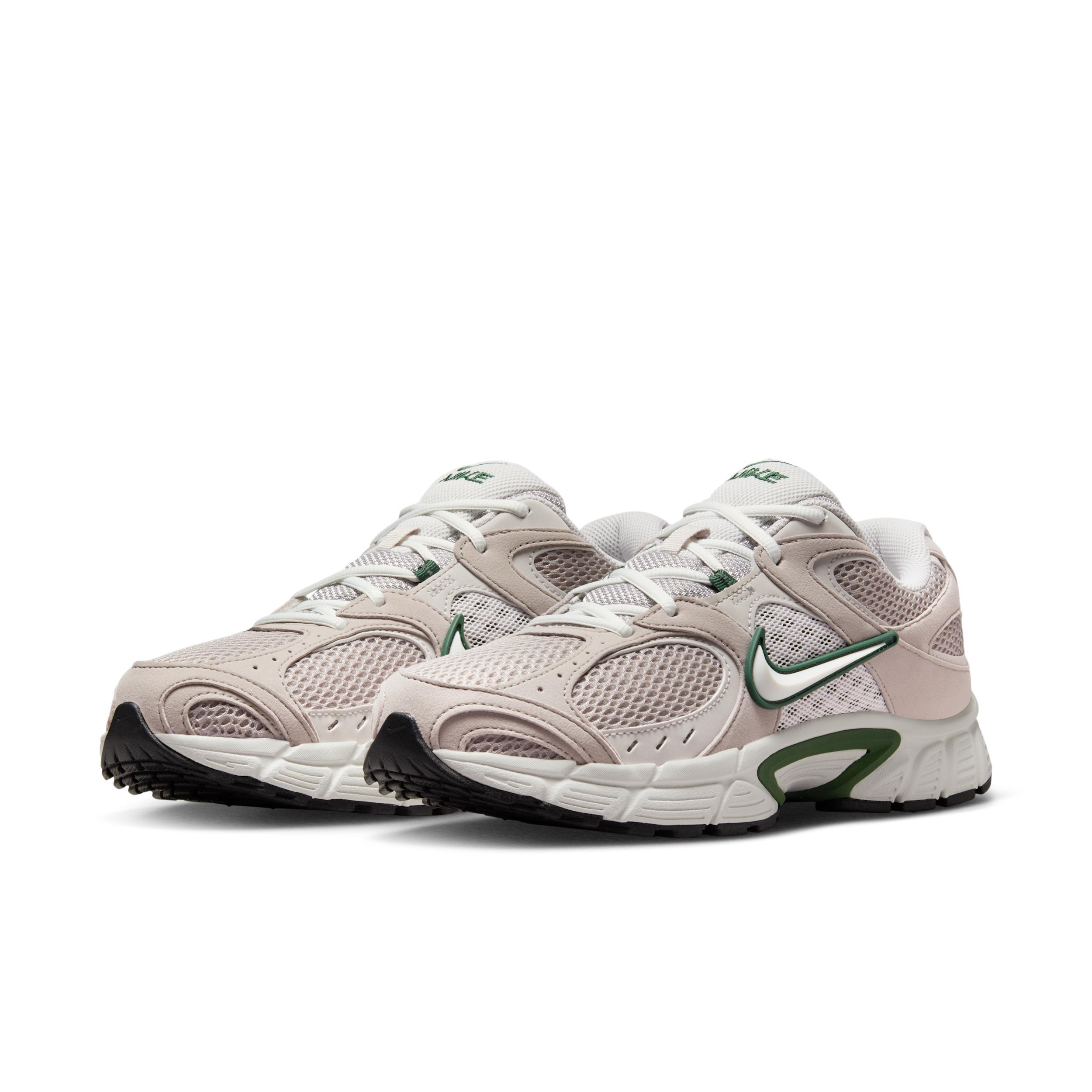 Nike Men's V5 RNR Shoes Product Image