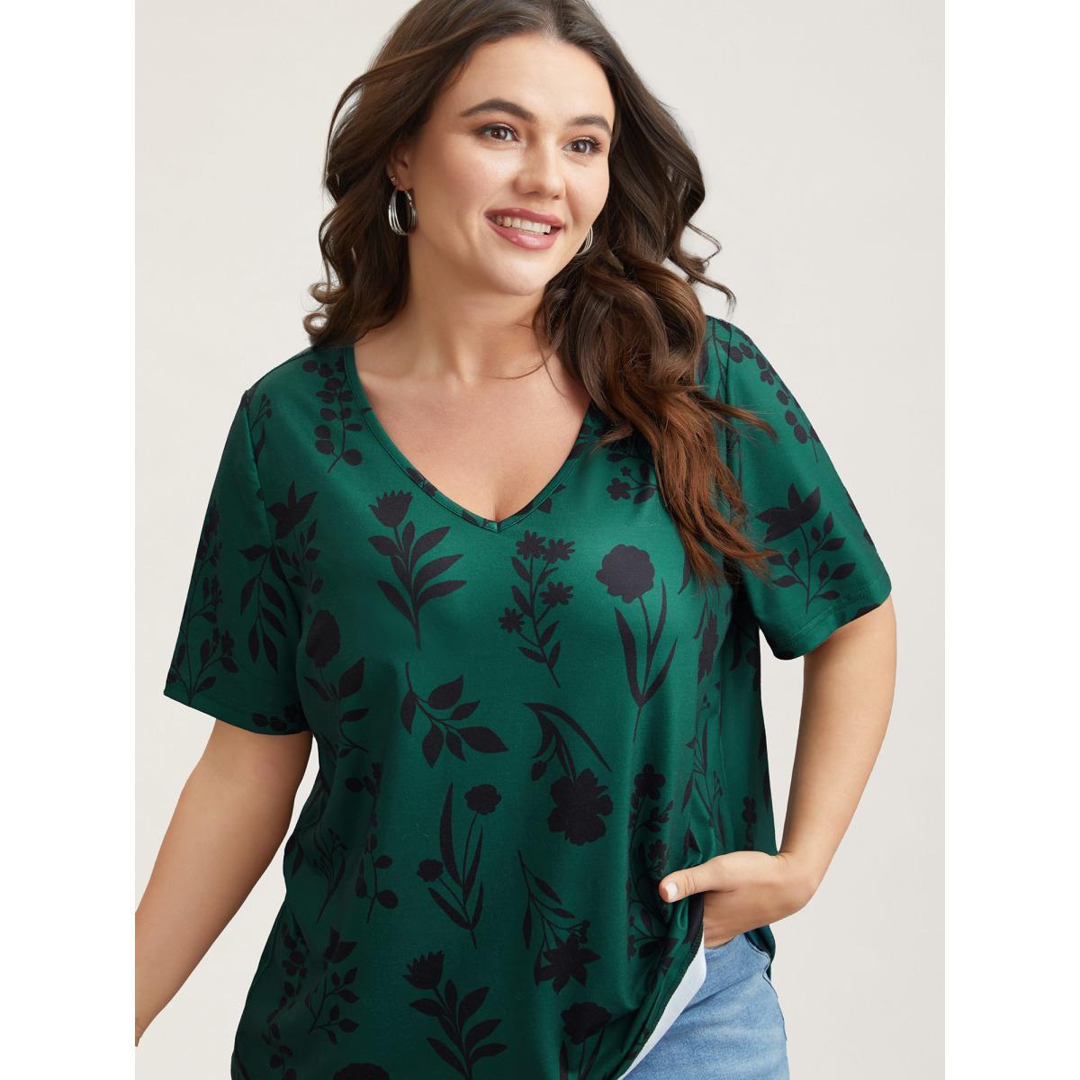 Plus Size Stretchy Floral Print V-Neck T-Shirt DarkGreen Women Casual Non Natural Flowers V-neck Everyday T-shirts BloomChic 30/6X Product Image
