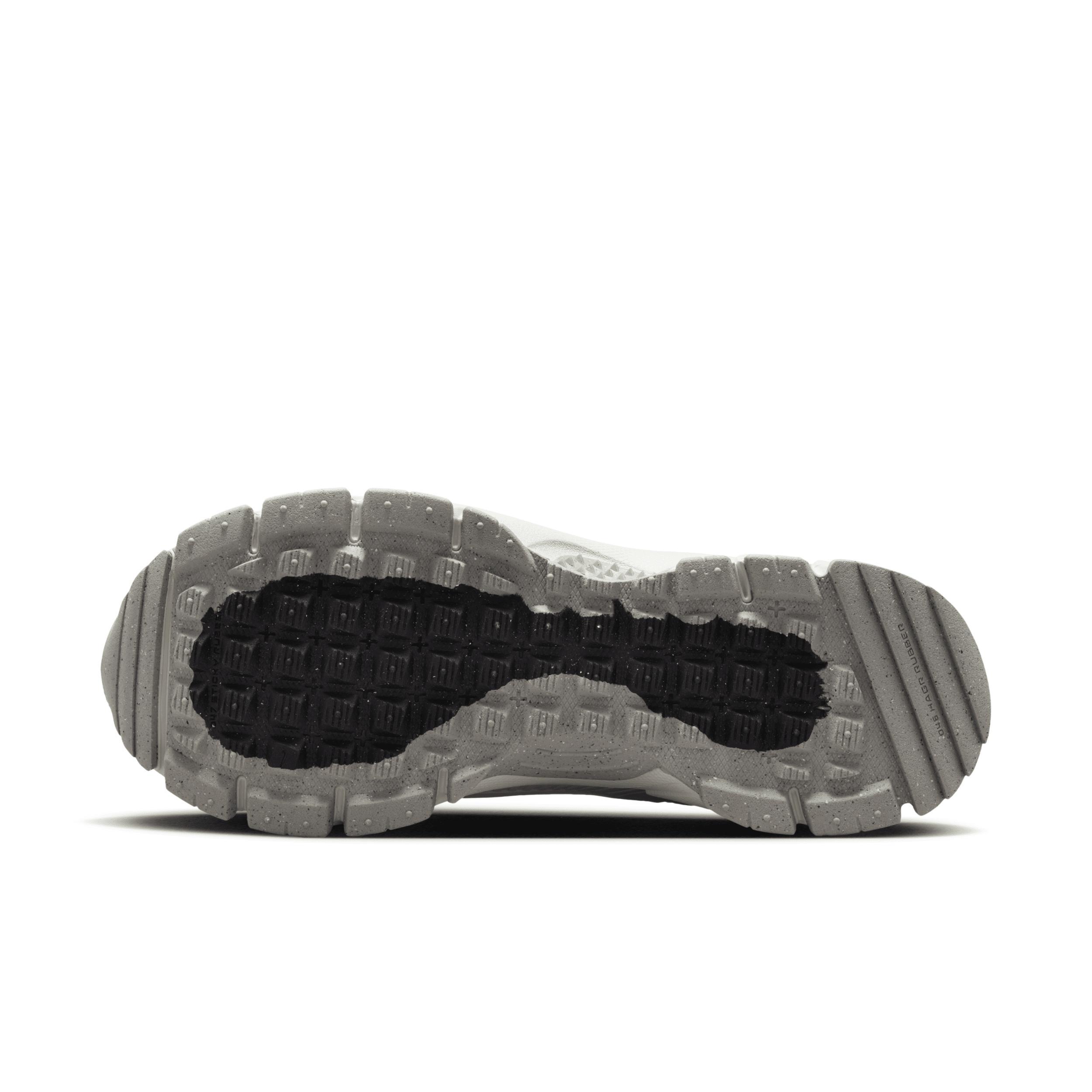 Nike Zoom Vomero Roam Women's Winterized Shoes Product Image