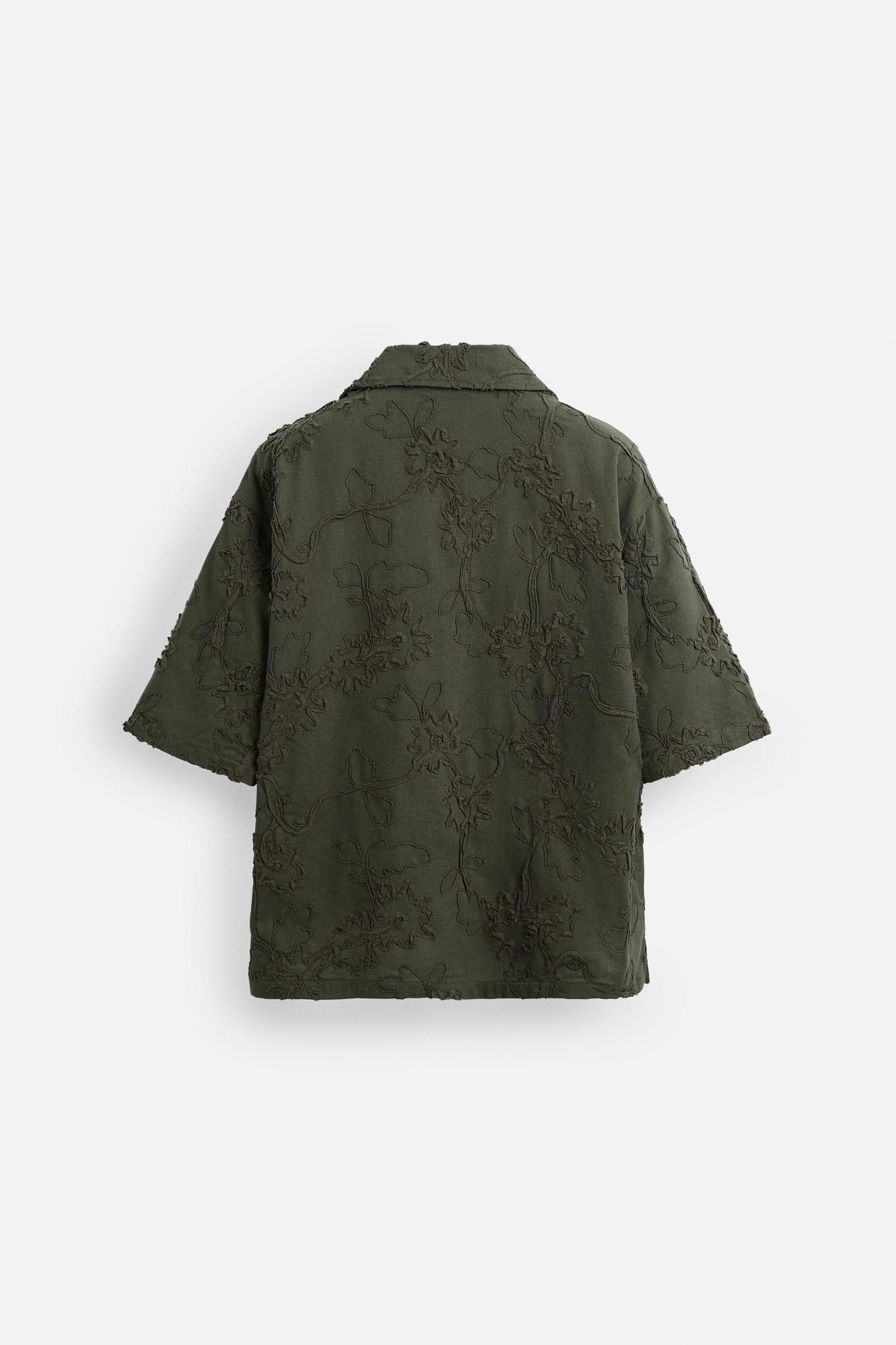 FLORAL APPLIQUÉ SHIRT Product Image