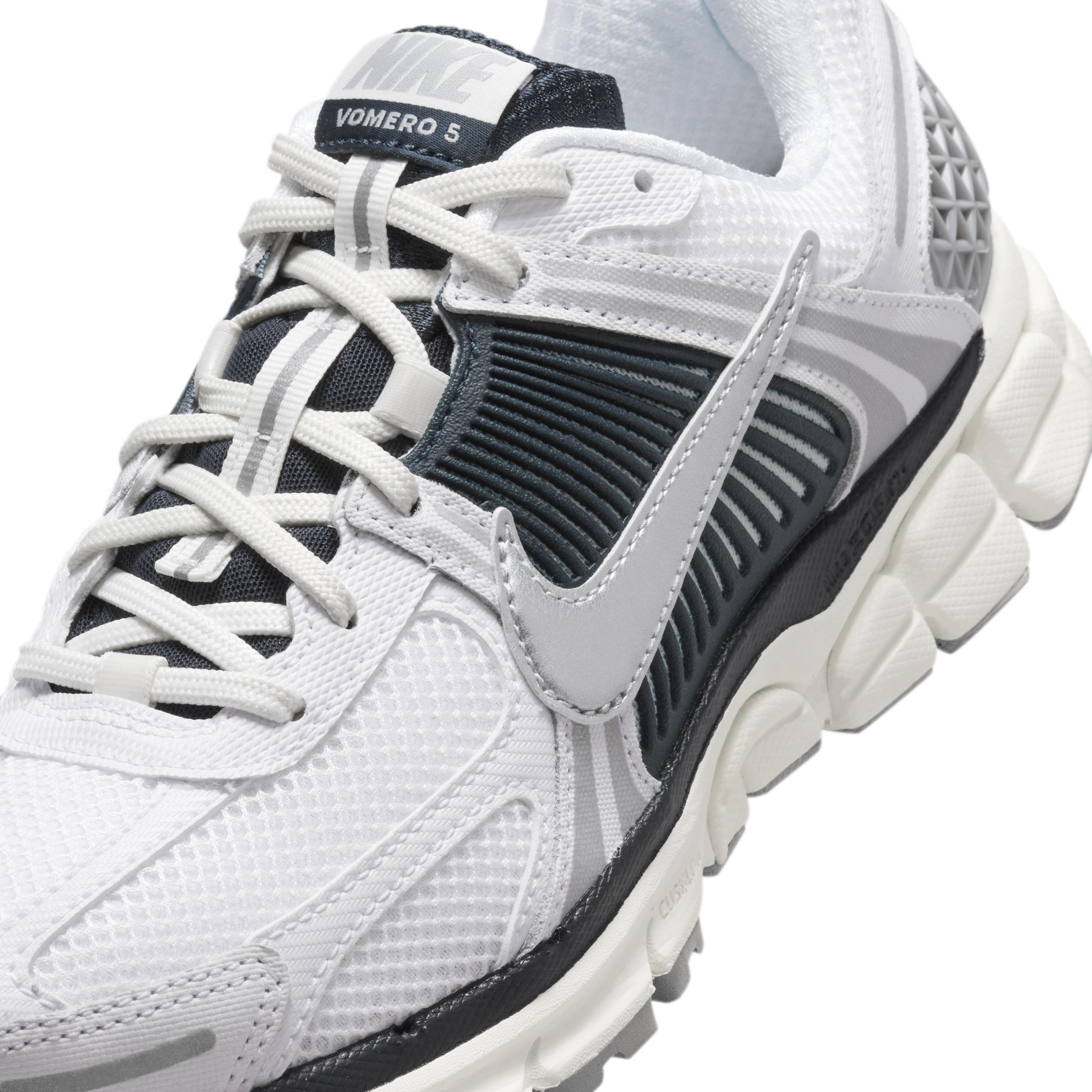 Nike Women's Zoom Vomero 5 Shoes Product Image