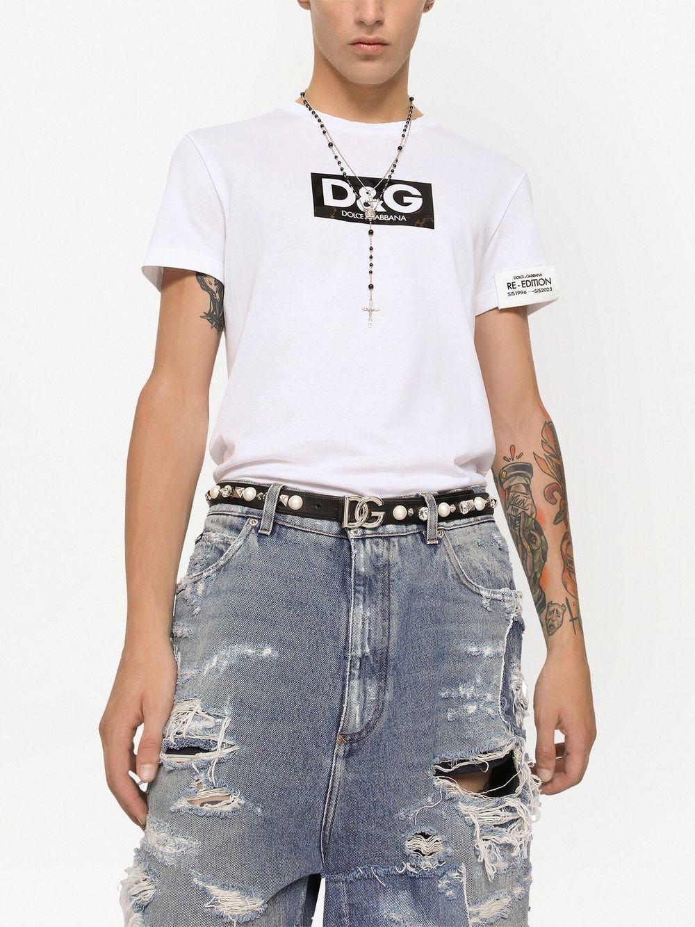 logo-patch cotton T-shirt Product Image