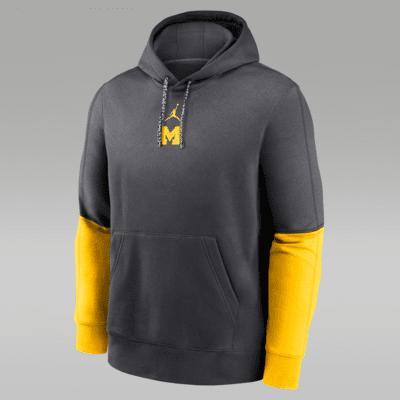Michigan Wolverines Sideline Team Issue Club Nike Men's College Pullover Hoodie Product Image