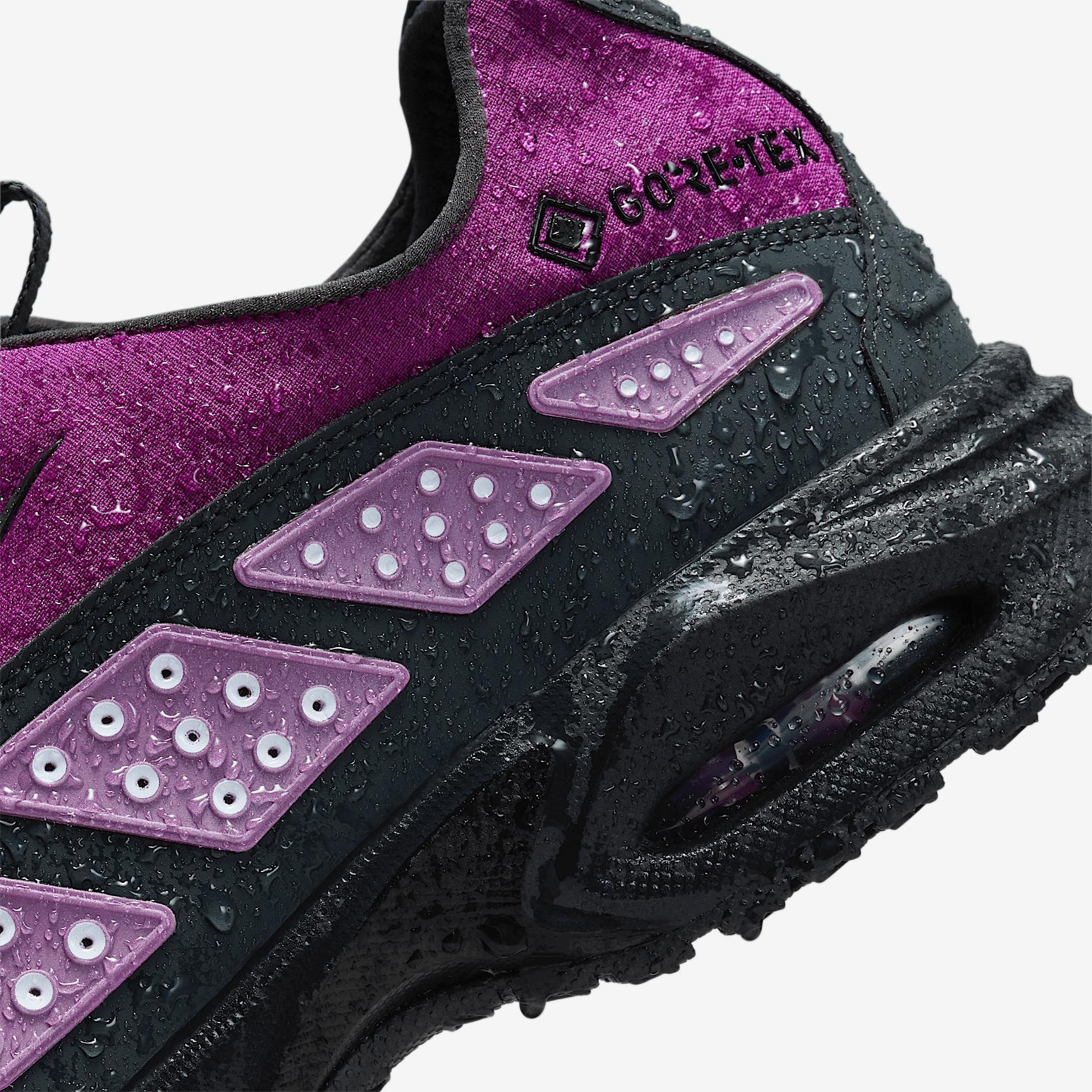 Nike Women's Air Max SNDR GTX Shoes Product Image