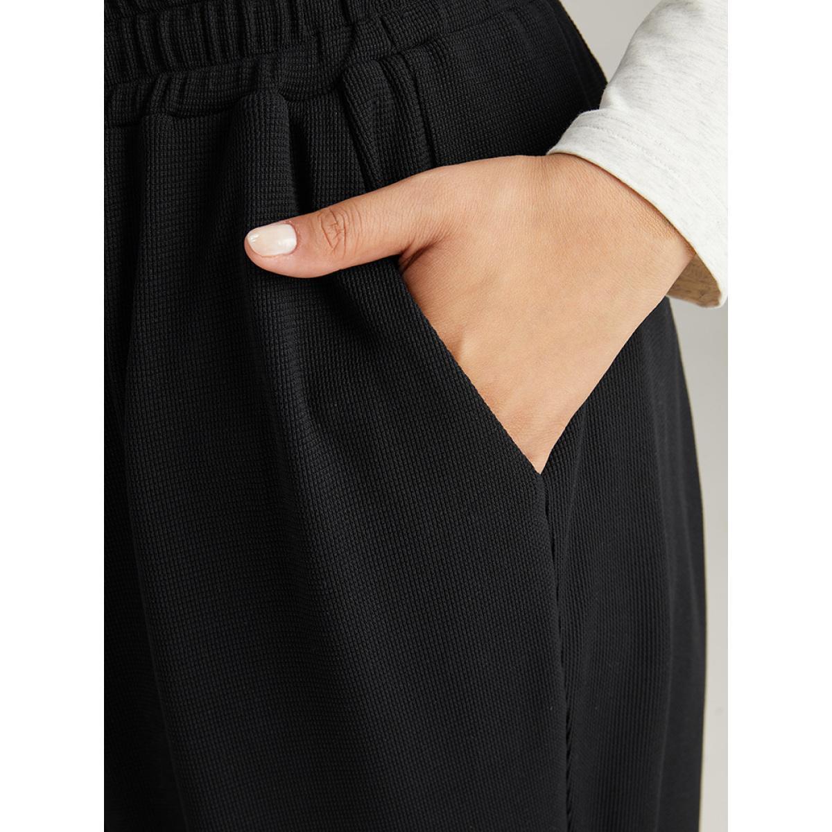 Plus Size Plain Texture Pocket Drawstring Elastic Waist Sweatpants Women Black Casual Harem High Rise Dailywear Pants BloomChic 22-24/3X Product Image