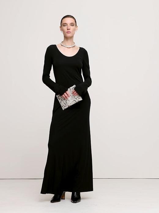 Crepe Knit Scoop-Neck Maxi Dress Product Image
