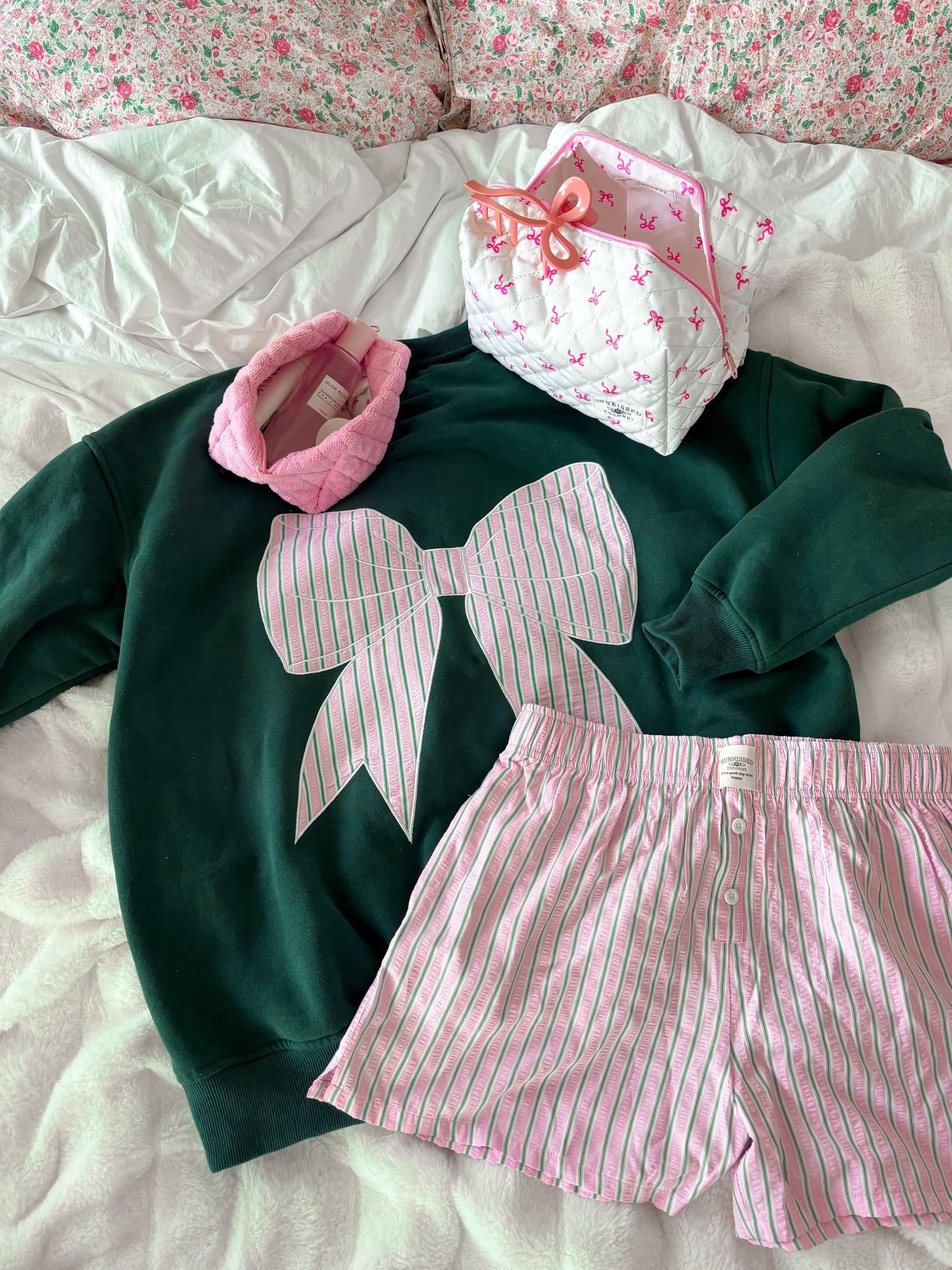 Winter Green Stripe Bow Embroider Sweatshirt Product Image
