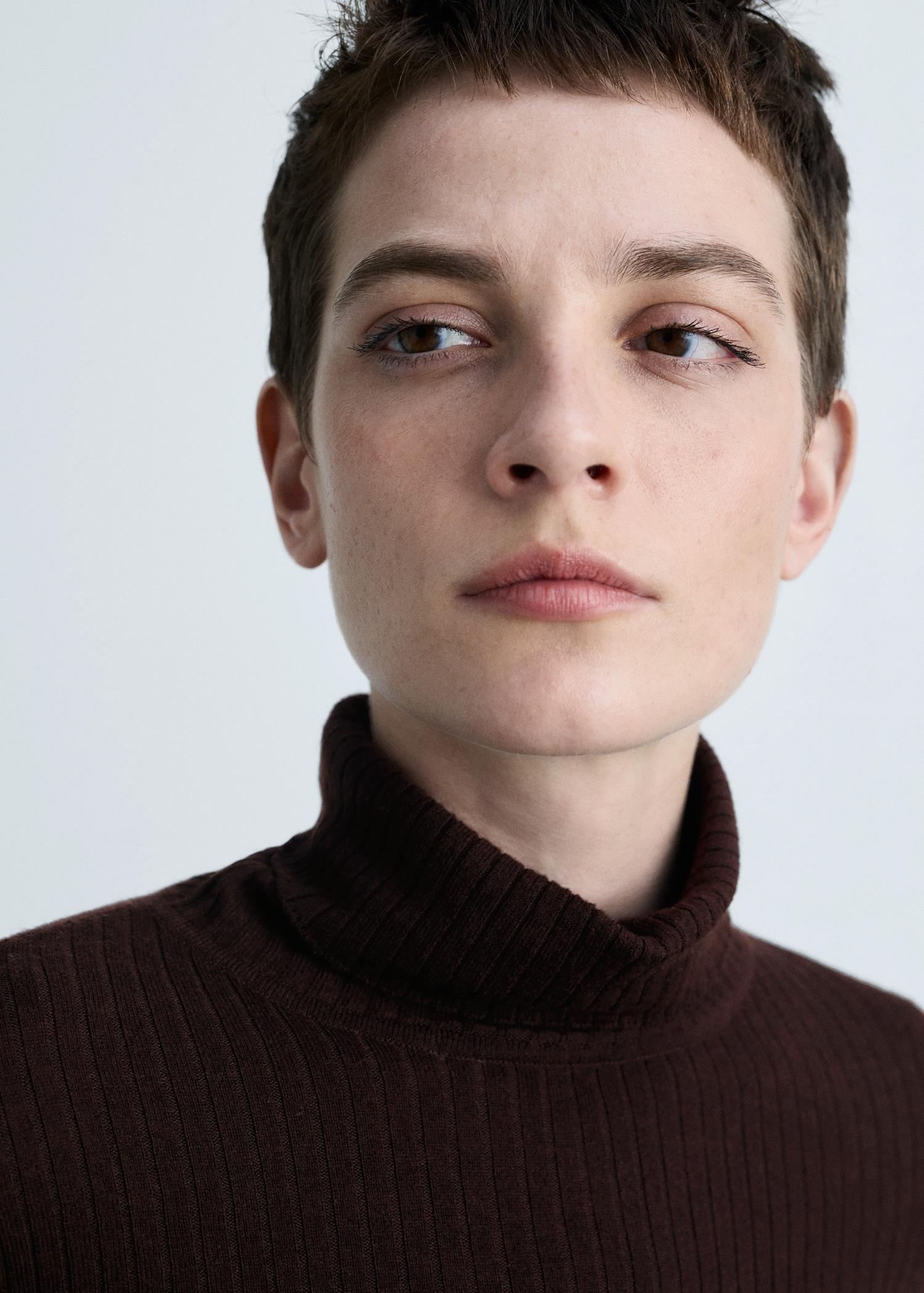 Wool blend turtleneck sweater - Women | MANGO USA Product Image