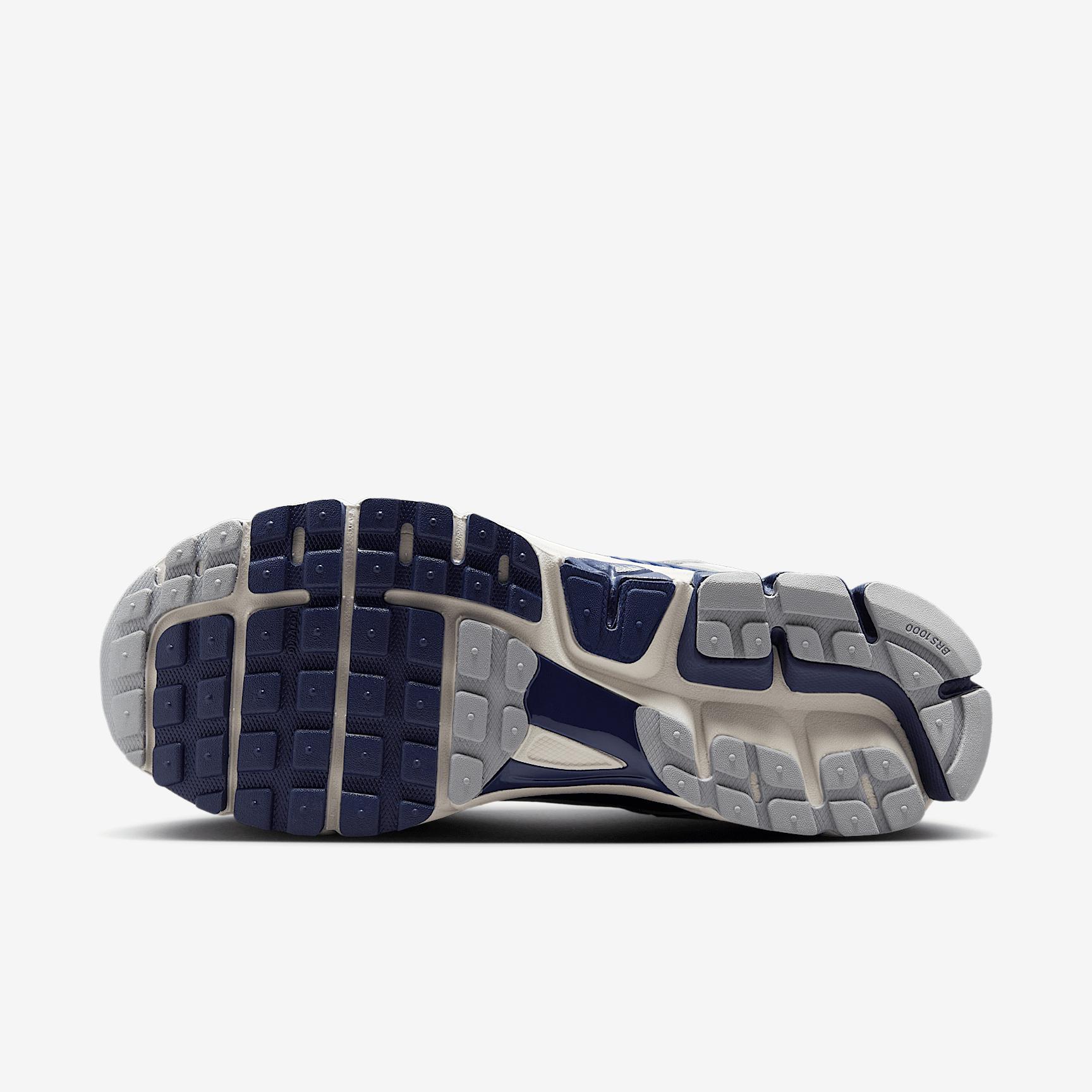 Nike Zoom Vomero 5 Men's Shoes Product Image