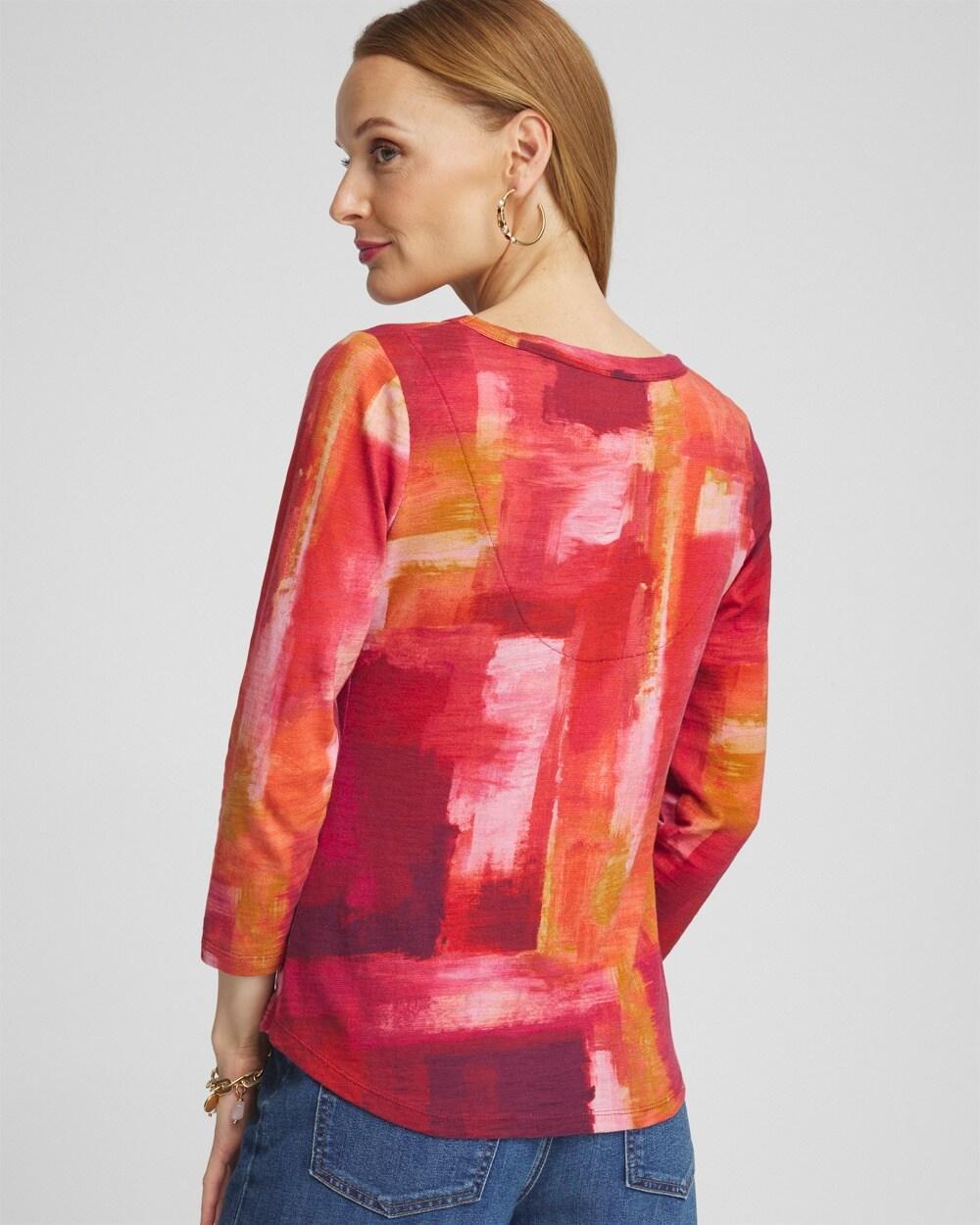 Geometric Print 3/4 Sleeve V-Neck Tee Product Image