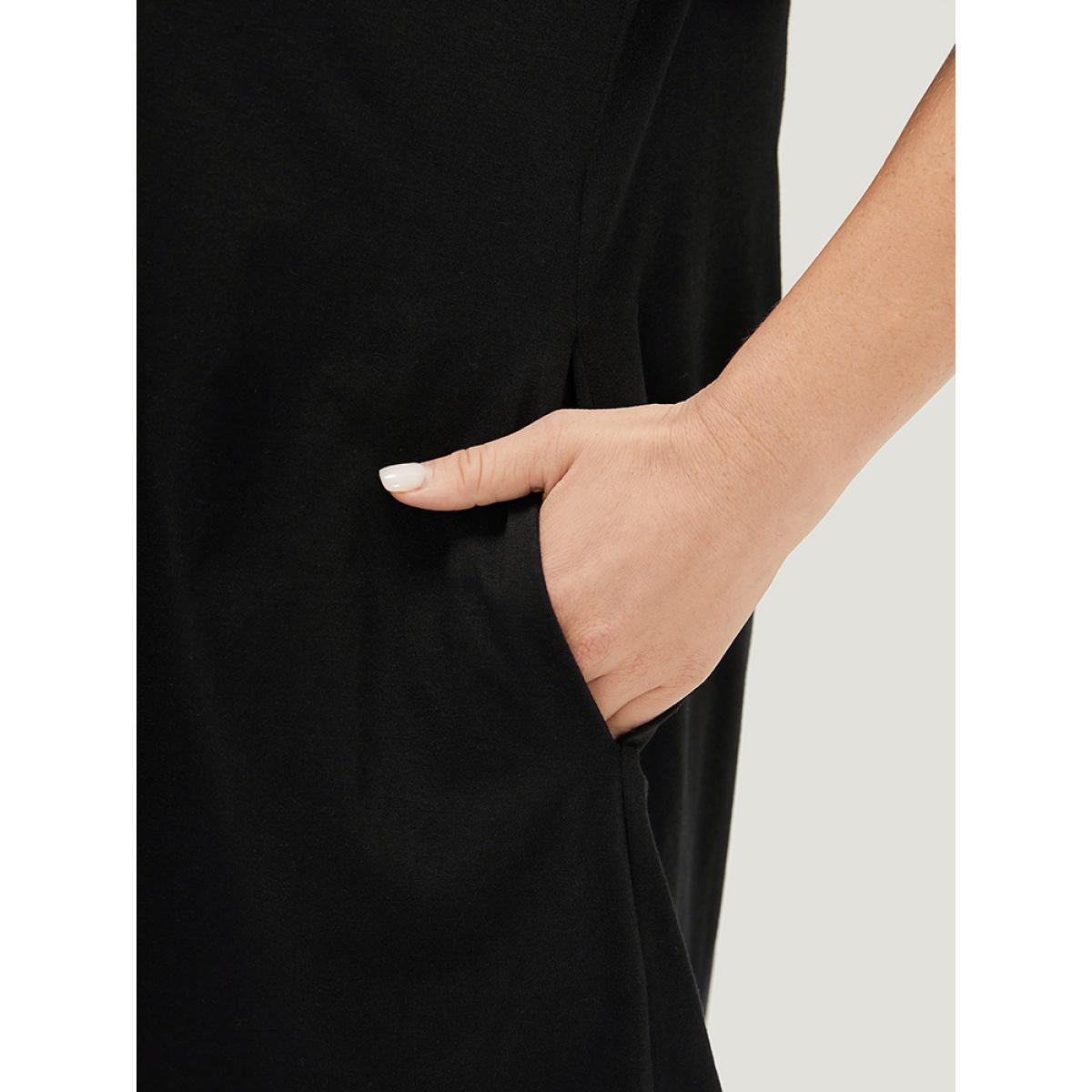 Plus Size Heart Print Contrast Pocket Short Sleeve Dress Black Women Casual Plain Curvy Midi Dress BloomChic 22-24/3X Product Image