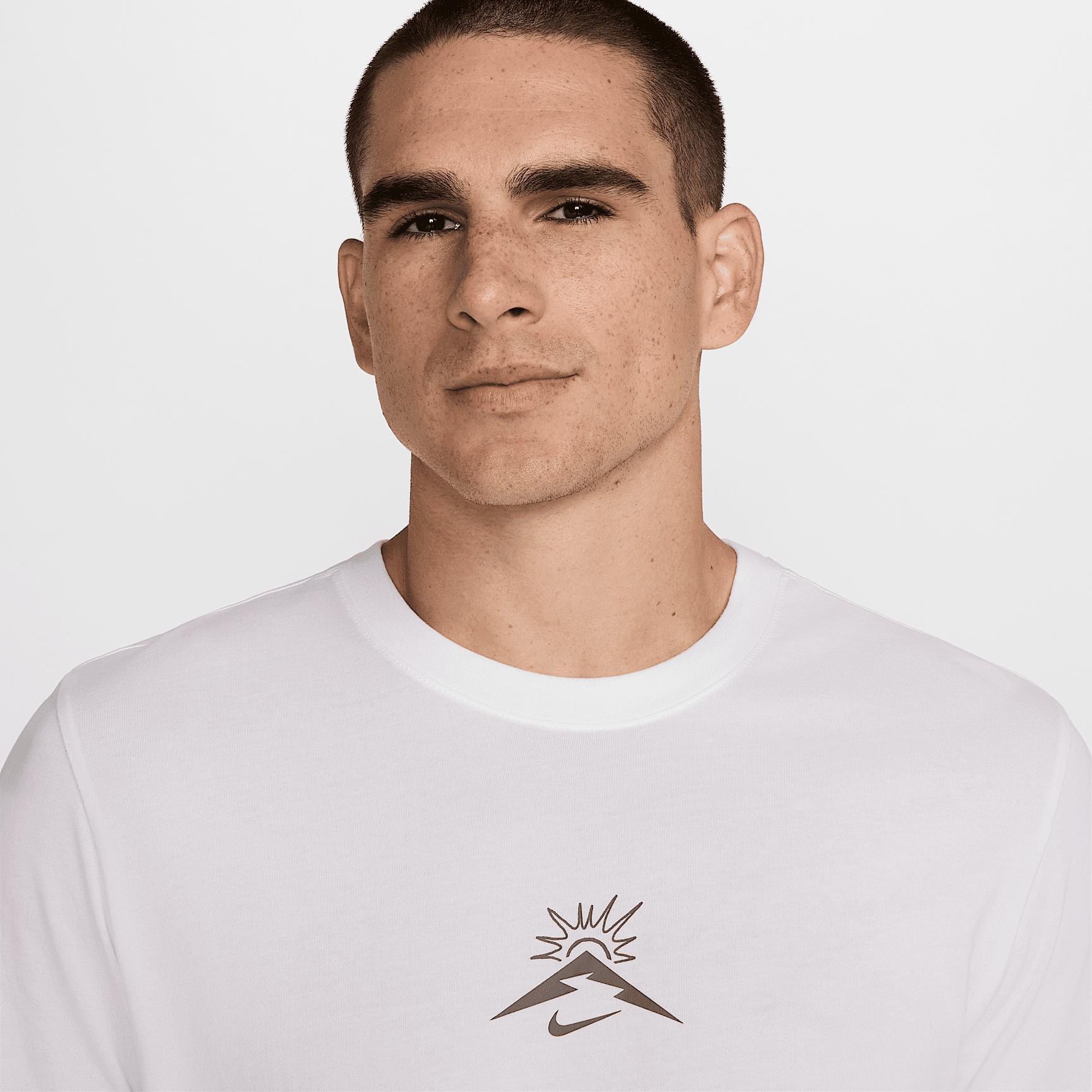 Nike Men's Trail Dri-FIT Long-Sleeve Running T-Shirt Product Image