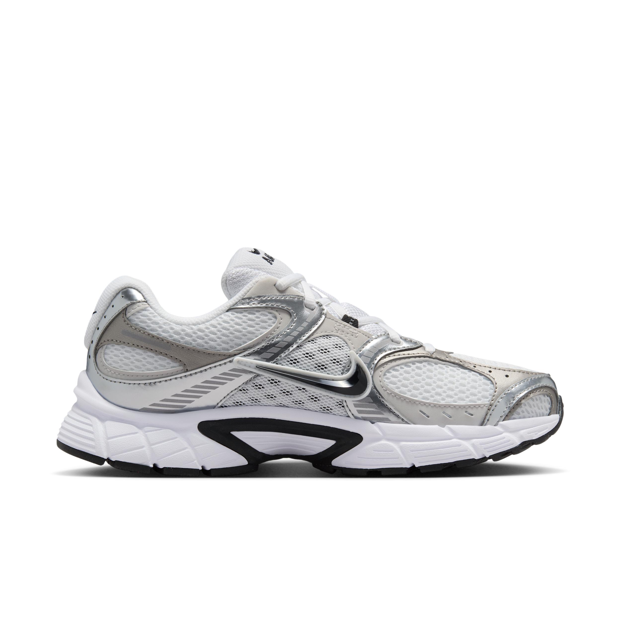 Nike Womens V5 RNR Casual Shoes in Summit White/Sail/Black Product Image
