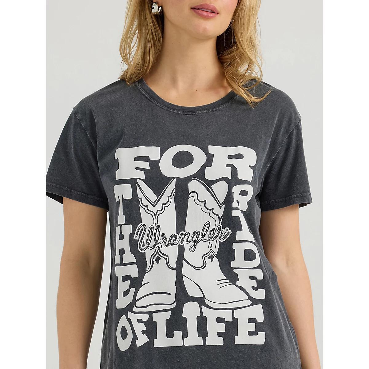 Women's Wrangler Western Graphic Boyfriend Tee in Olivine Mineral Wash Product Image