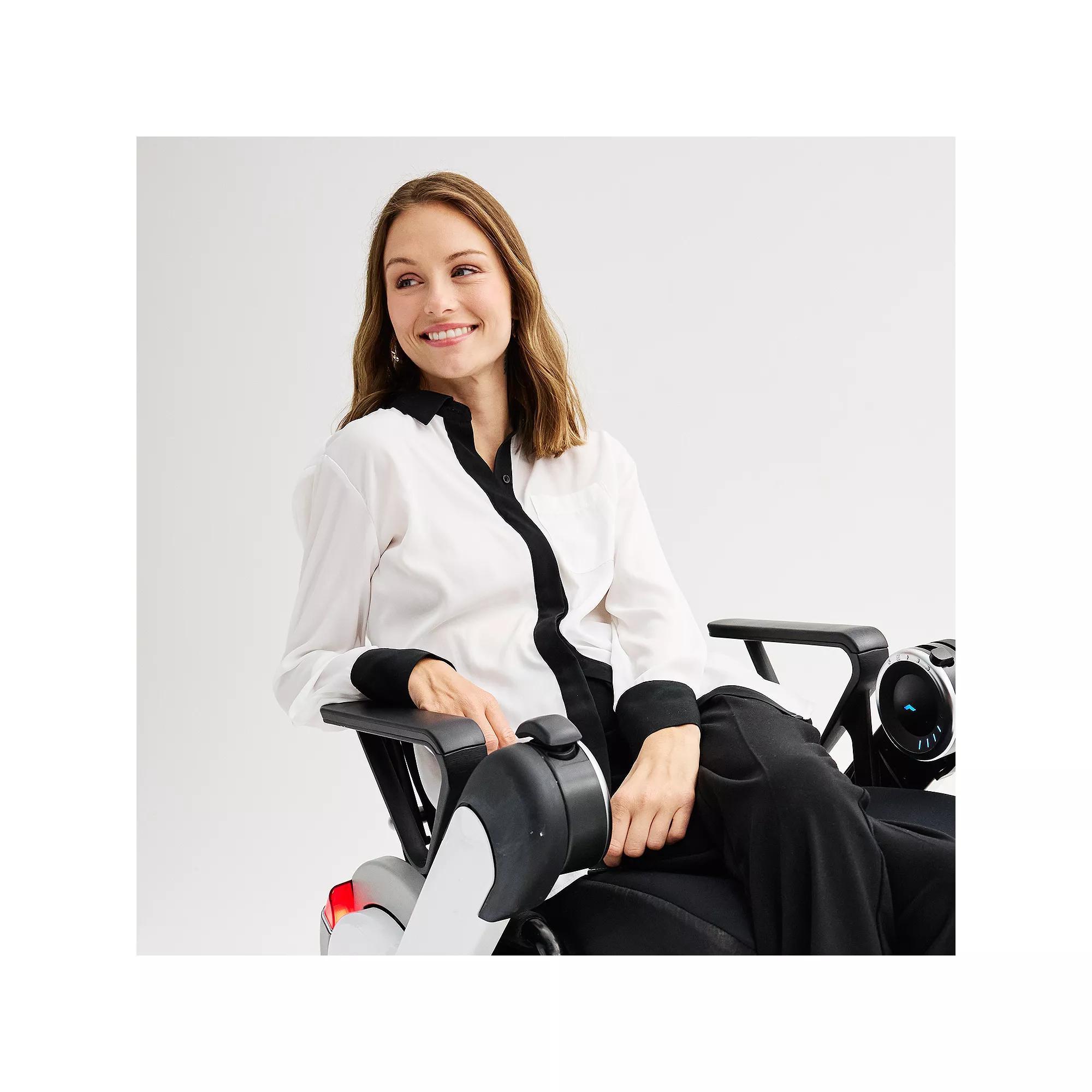 Women's Nine West Adaptive Drapey Satin Magnetic Closure Long Sleeve Shirt, Size: Medium, White Product Image