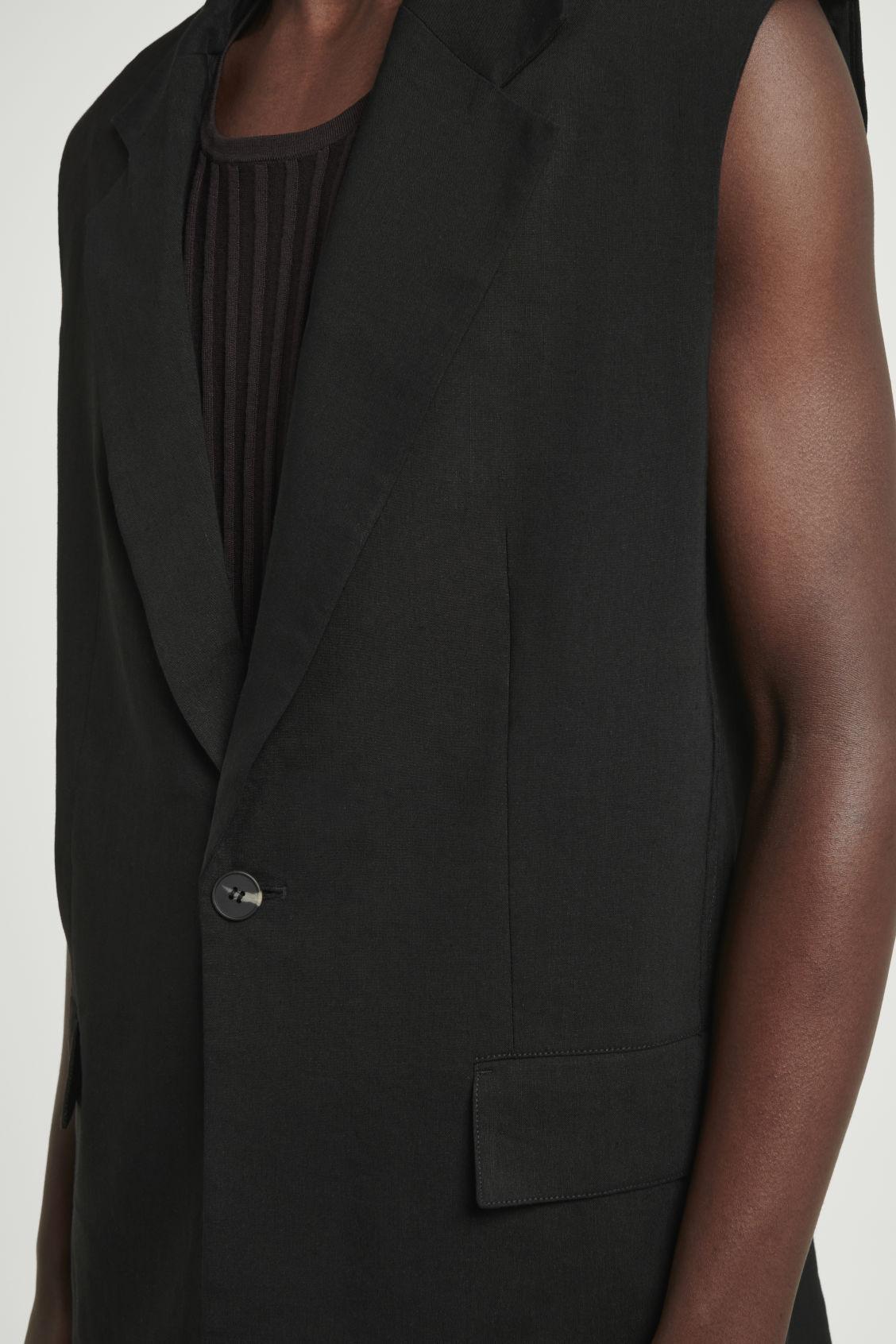SLEEVELESS LINEN-BLEND BLAZER Product Image