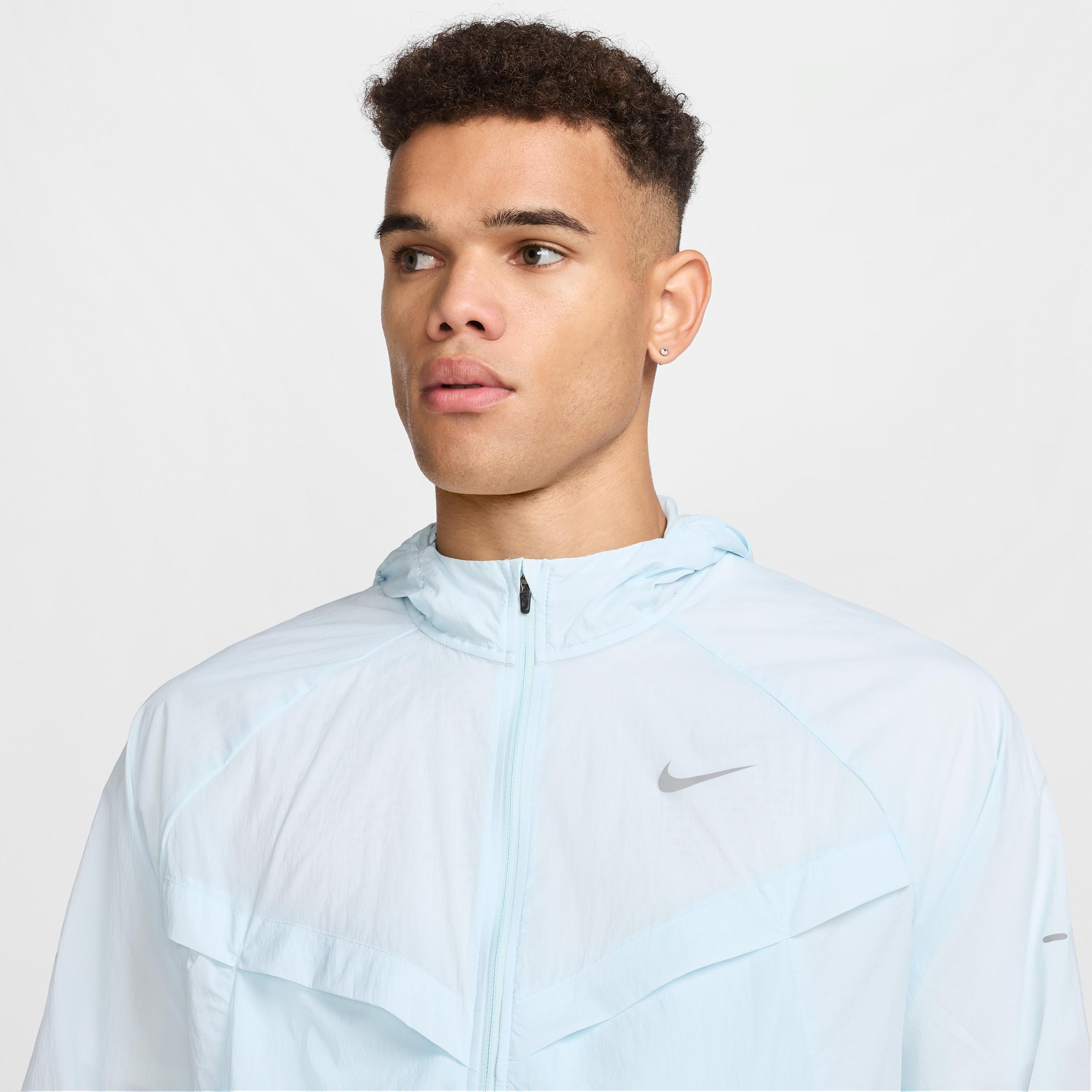 Nike Men's Stride Repel UV Running Jacket Product Image
