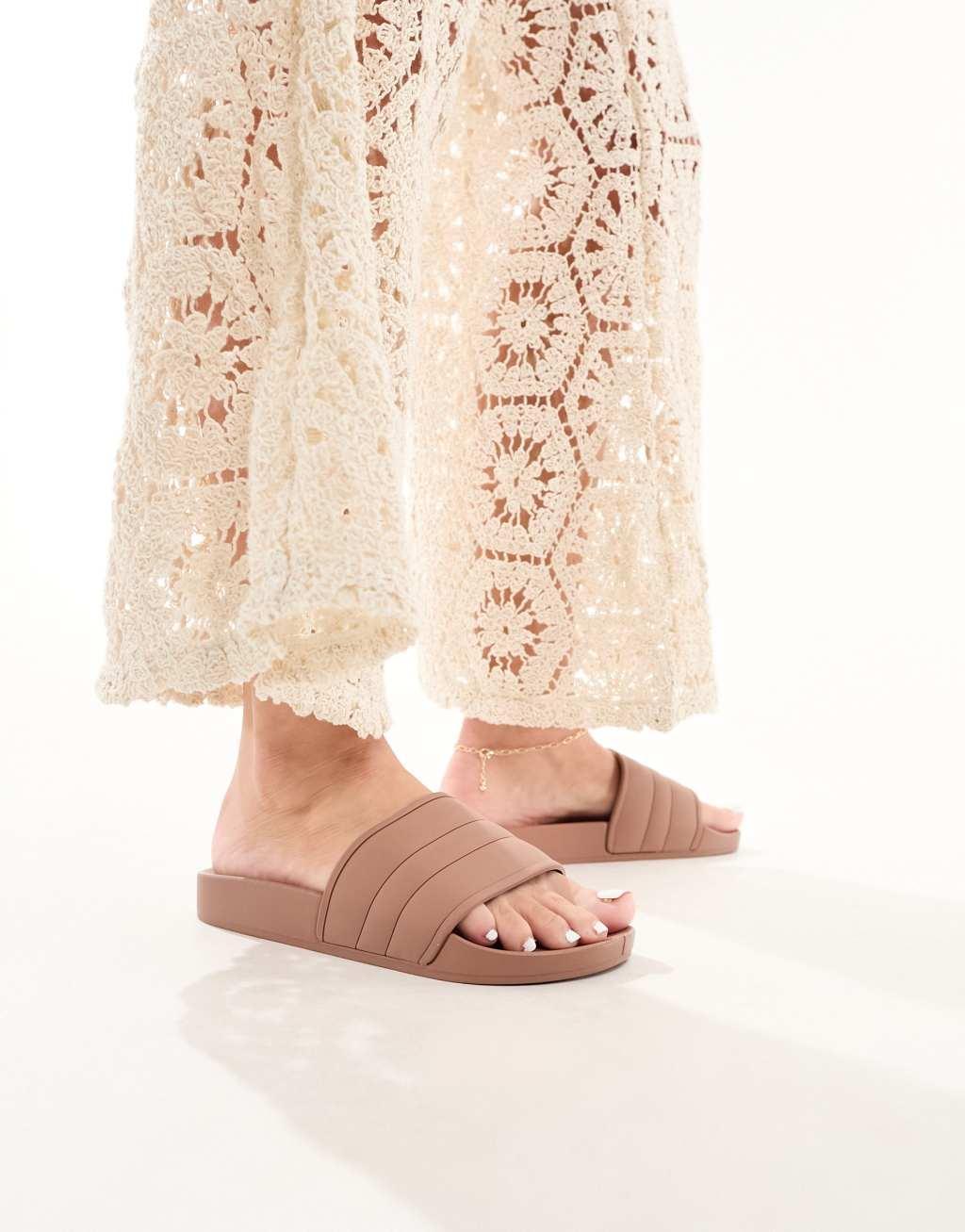ASOS DESIGN Wide Fit Final pool slides Product Image
