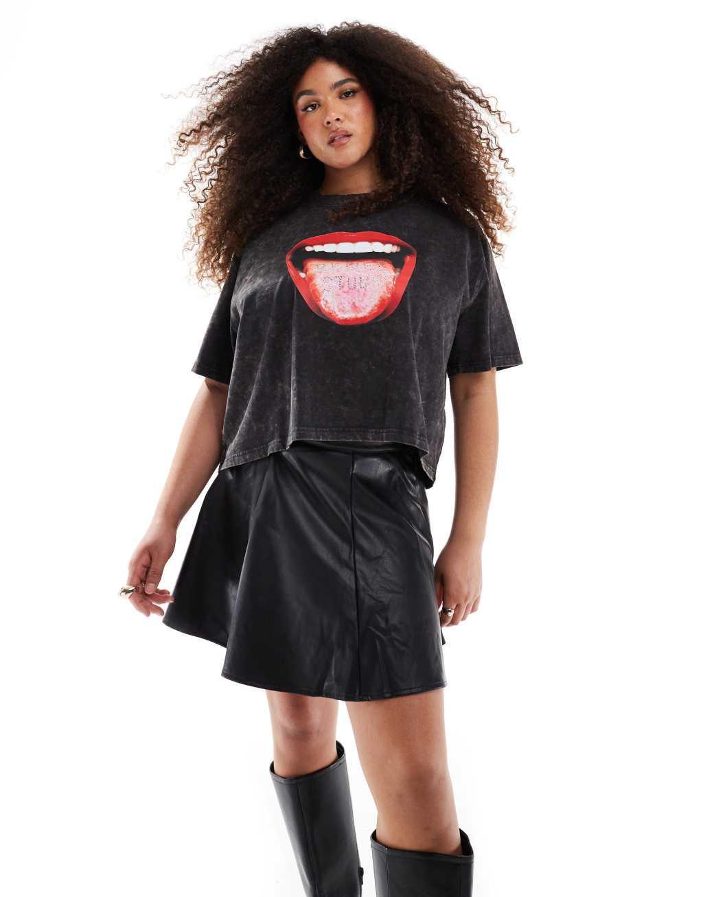  Renee Studio Plus x Michelle Nayla exclusive acid wash hotfix mouth motif t-shirt in gray   Product Image