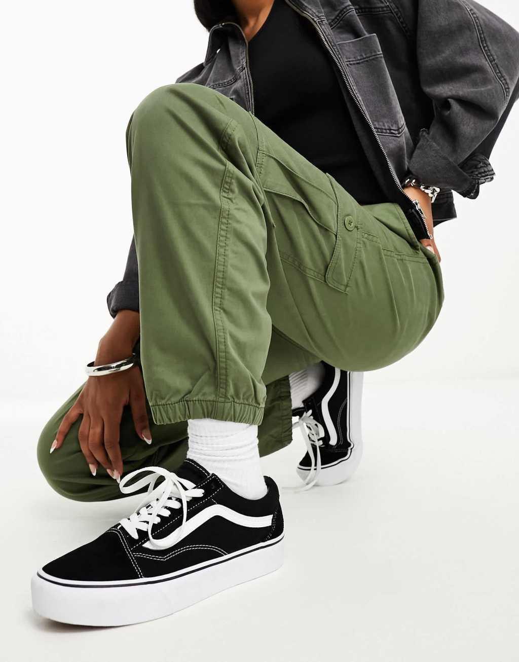 Vans drawstring cargo pants in khaki Product Image