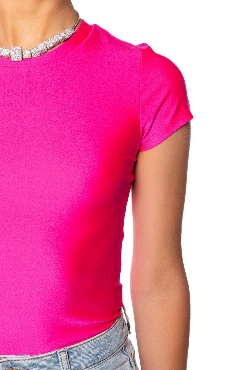 PAXTON DISCO SHORT SLEEVE TSHIRT IN FUCHSIA Product Image