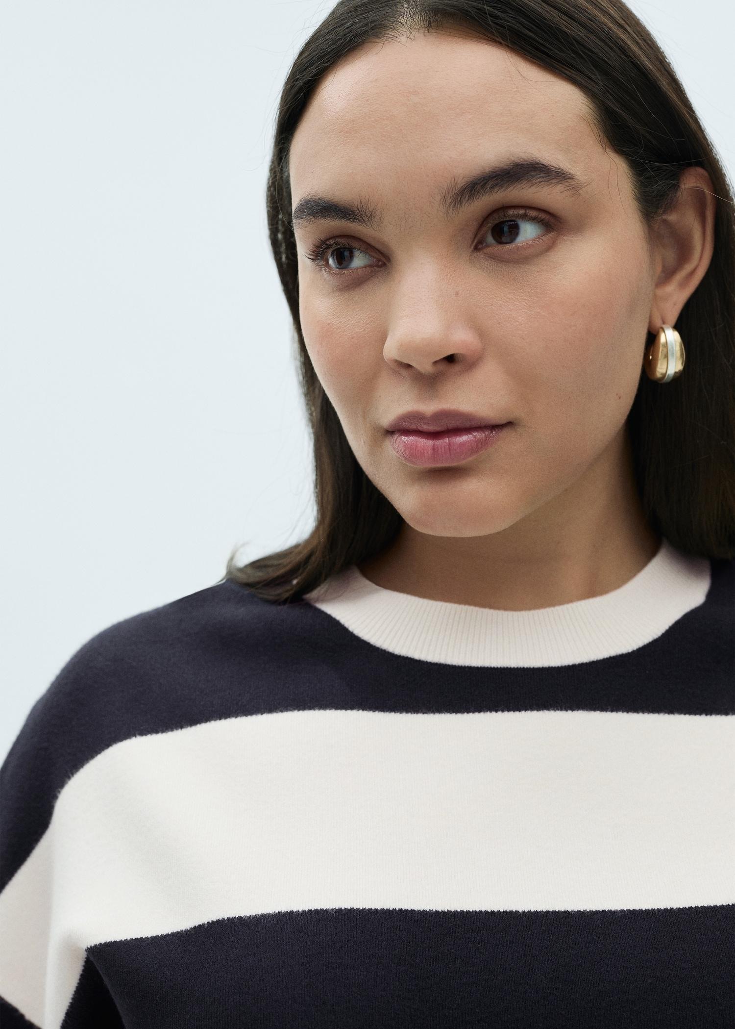 Round-neck striped sweater - Women | MANGO USA Product Image