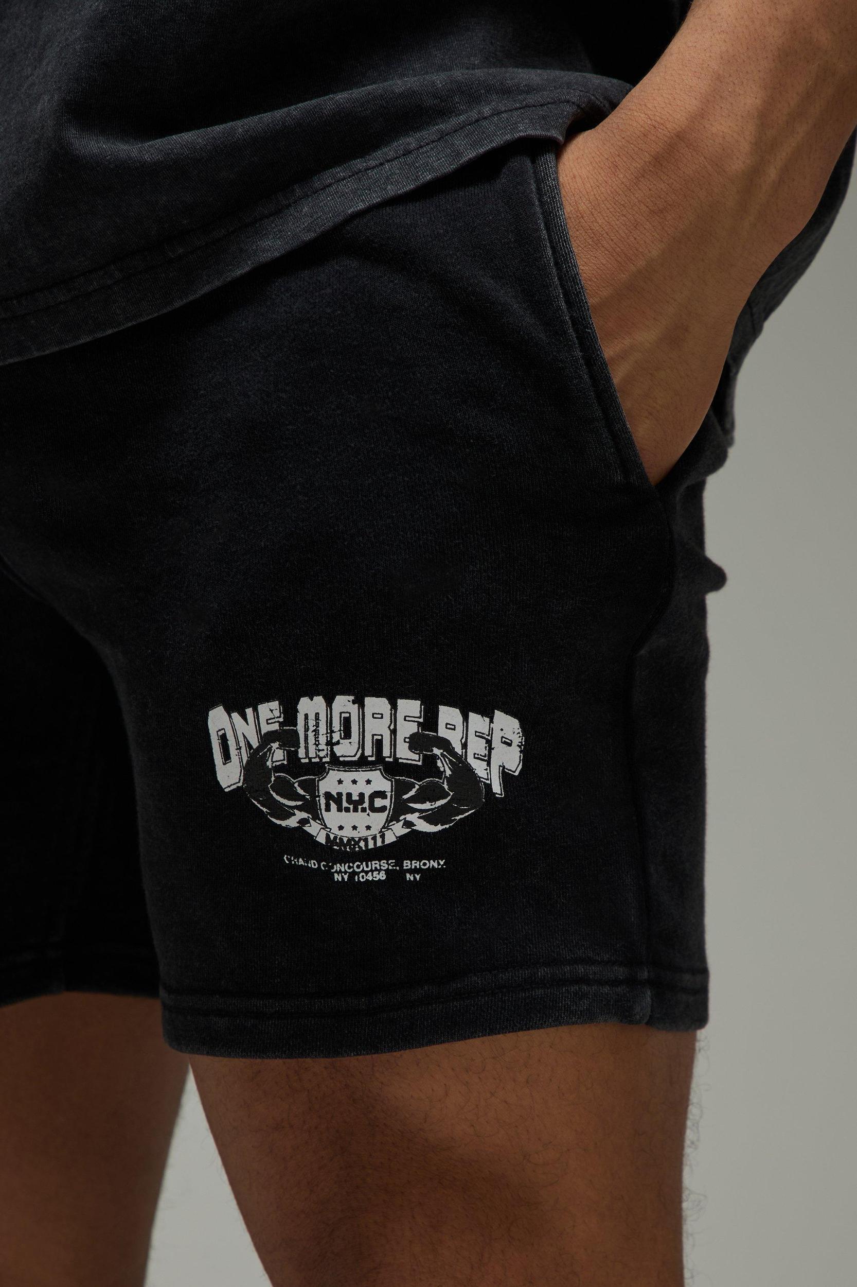 Man Active One More Rep NYC Washed 5inch Short | boohooMAN USA Product Image