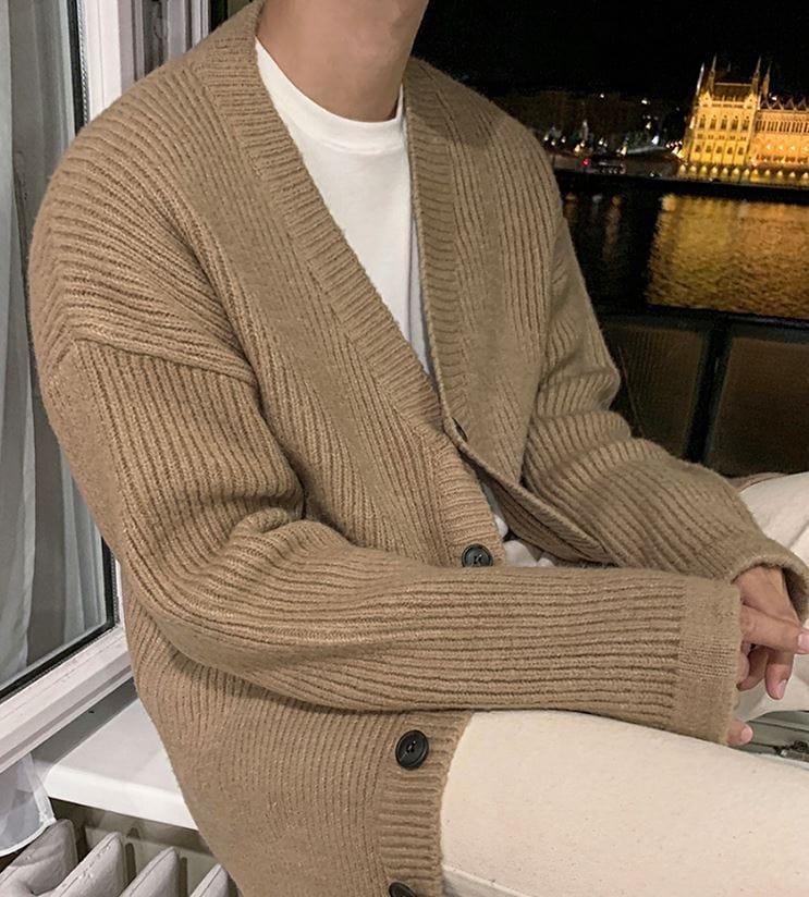 RT No. 4391 LIGHT BROWN KNITTED V-NECK CARDIGAN Product Image