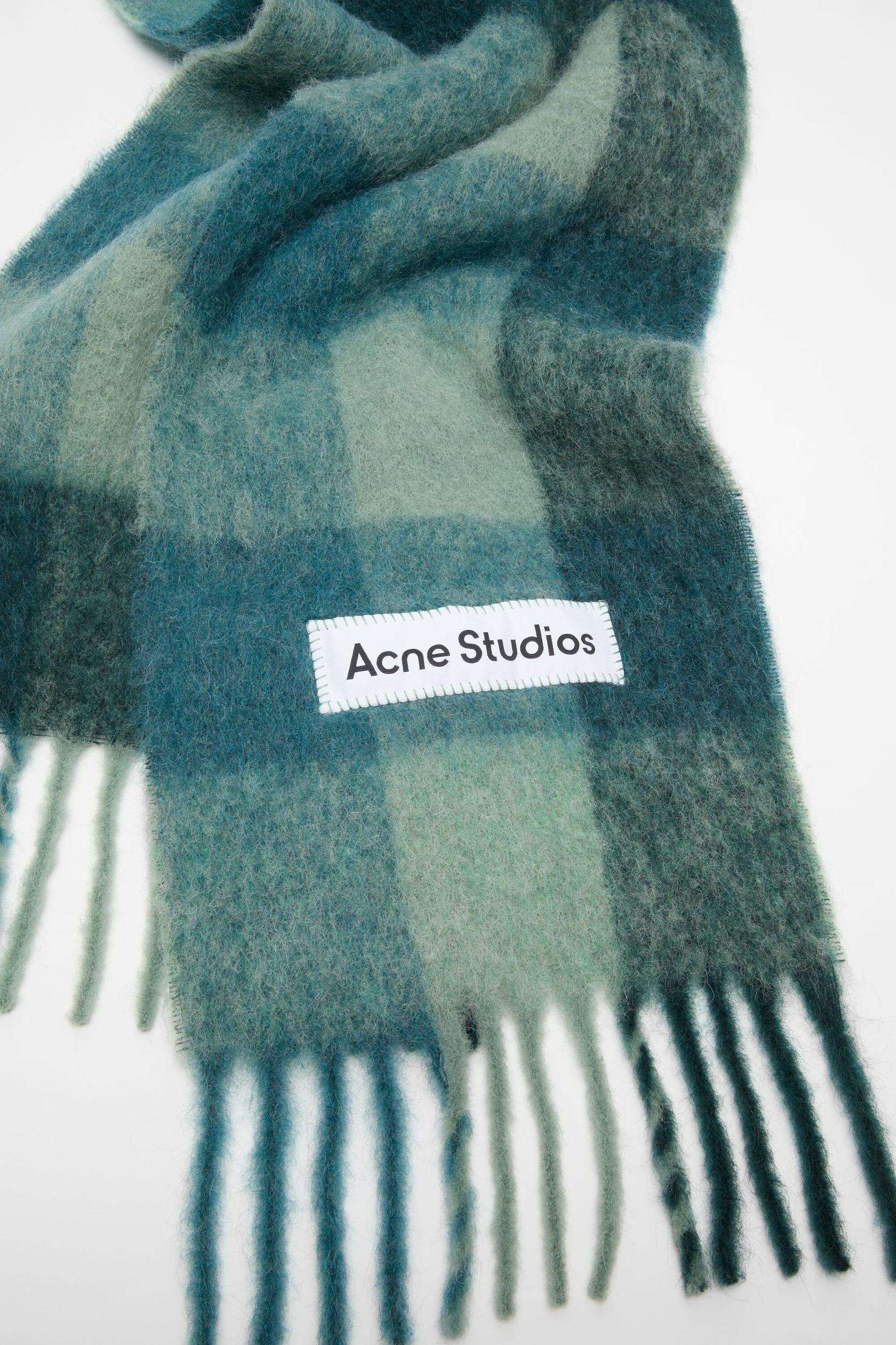 Mohair checked scarf Product Image