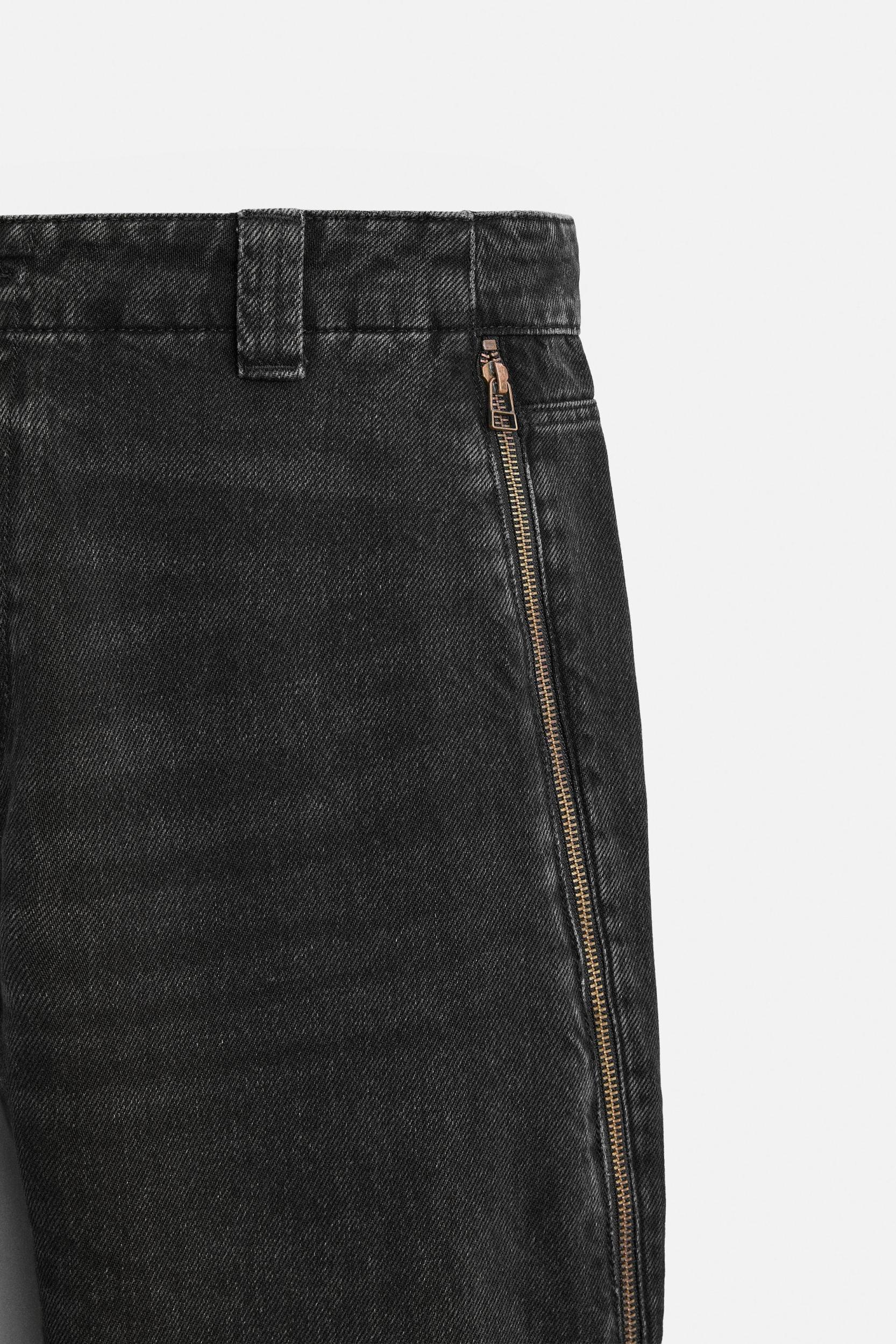 FLARED FIT ZIPPERED JEANS Product Image