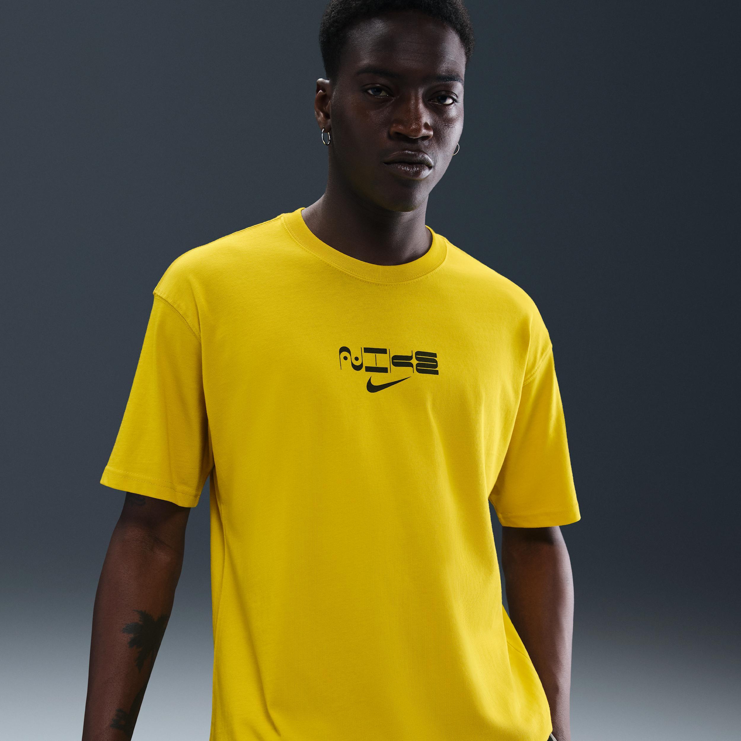Nike Sportswear Men's Max90 T-Shirt Product Image