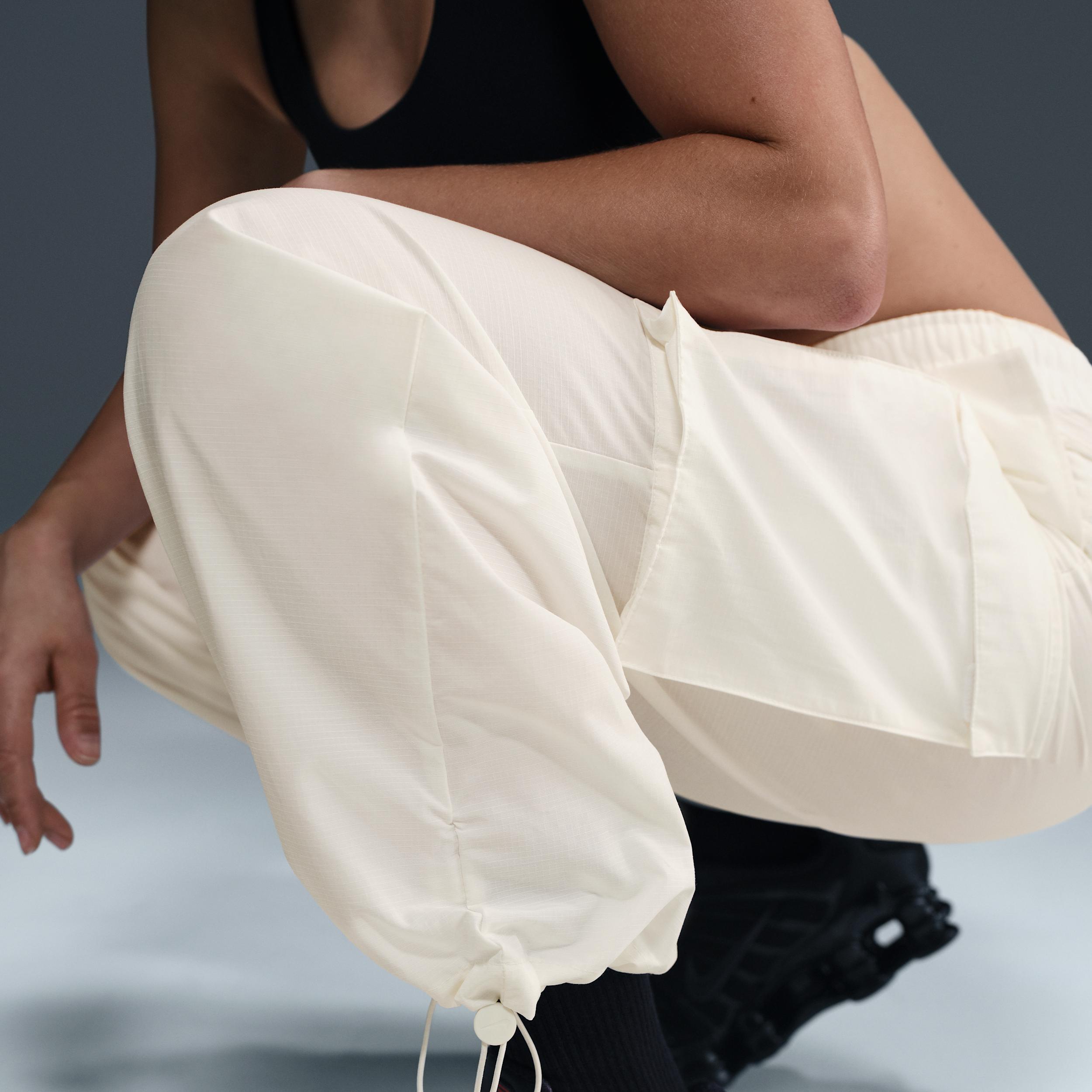 Women's Nike Sportswear Everything Wovens Mid-Rise Cargo Pants Product Image
