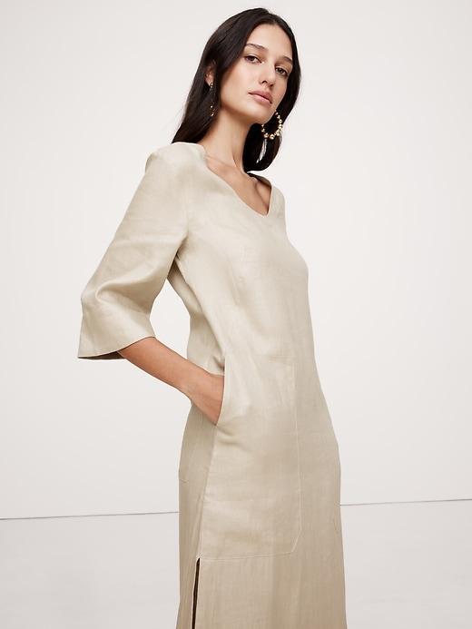 Linen Scoop-Neck Maxi Dress Product Image