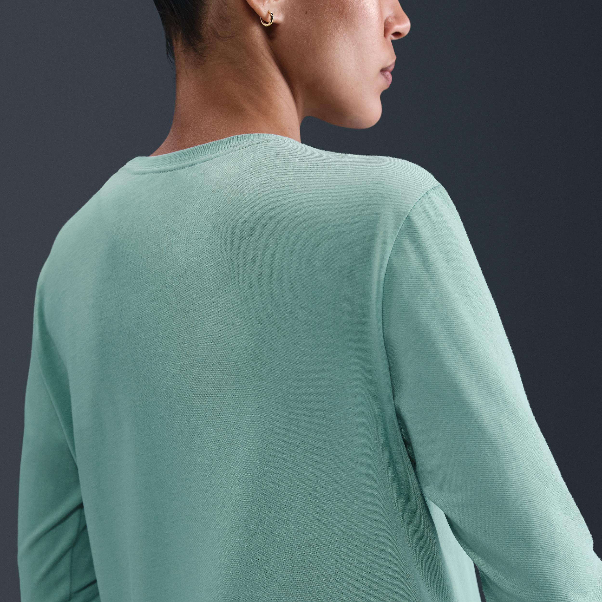 Women's Nike Sportswear Club Long-Sleeve T-Shirt Product Image