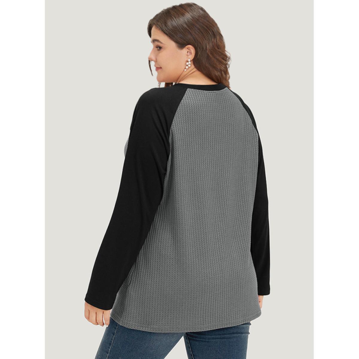 Plus Size Waffle Knit Raglan Sleeve Metal Buckle Detail T-shirt Gray Women Casual Contrast Plain V-neck Everyday T-shirts BloomChic 18-20/2X Product Image