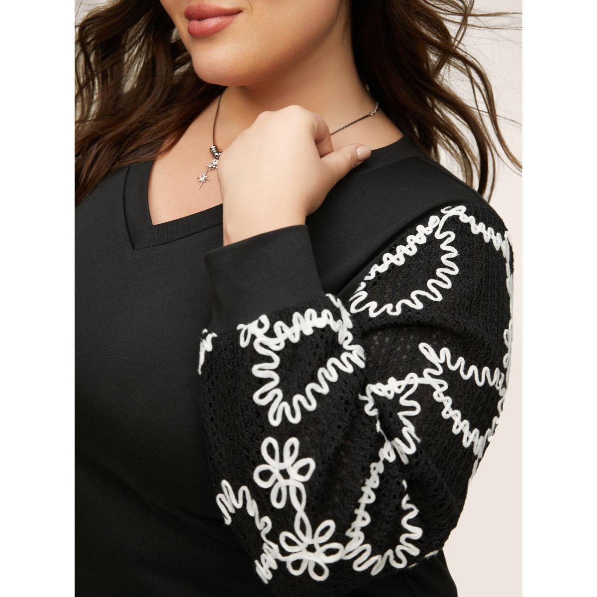 Plus Size Stereo Jacquard Design Patchwork Sweatshirt Women Black Elegant Texture V-neck Everyday Sweatshirts BloomChic 28/5X Product Image
