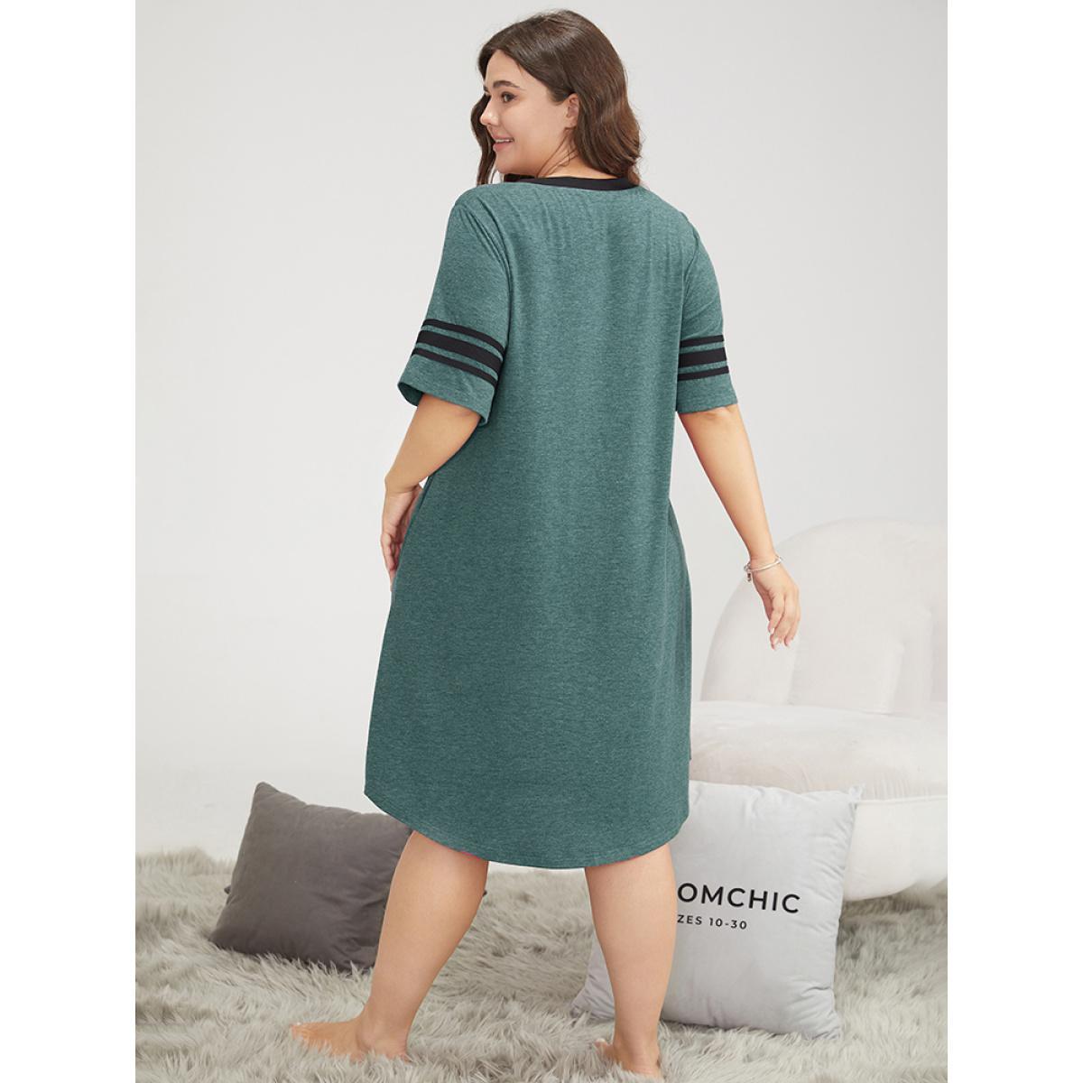 Plus Size Contrast Trim Pocket Striped Sleep Dress Women DarkGreen Casual Plain Contrast V-neck Loungewear BloomChic 18-20/2X Product Image