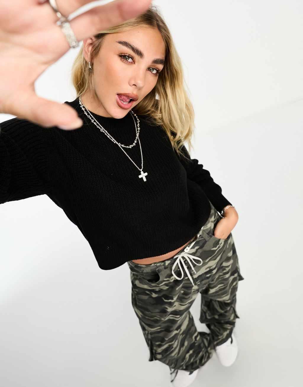 Noisy May crew neck sweater in black Product Image