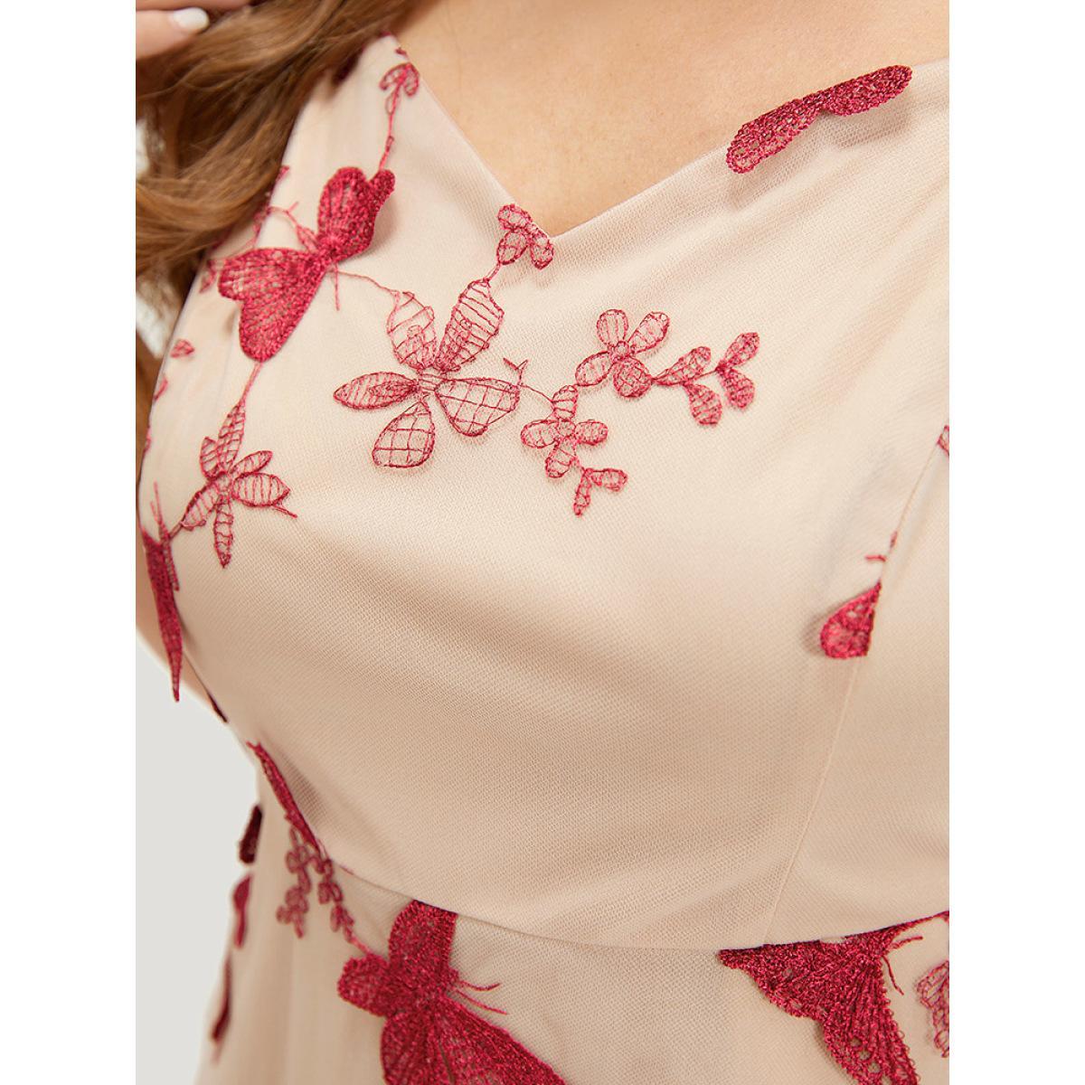Plus Size Silhouette Floral Print Mesh Puff Sleeve Dress Beige Women Elegant Lined V-neck Half Sleeve Curvy Midi Dress BloomChic 22-24/3X Product Image