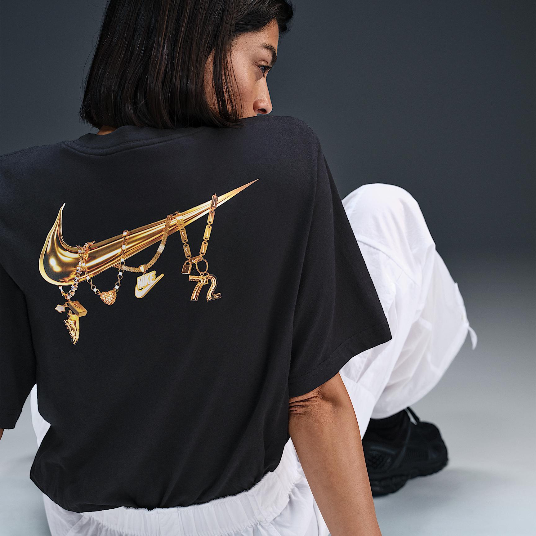 Women's Nike Sportswear Loose Short-Sleeve Graphic T-Shirt Product Image