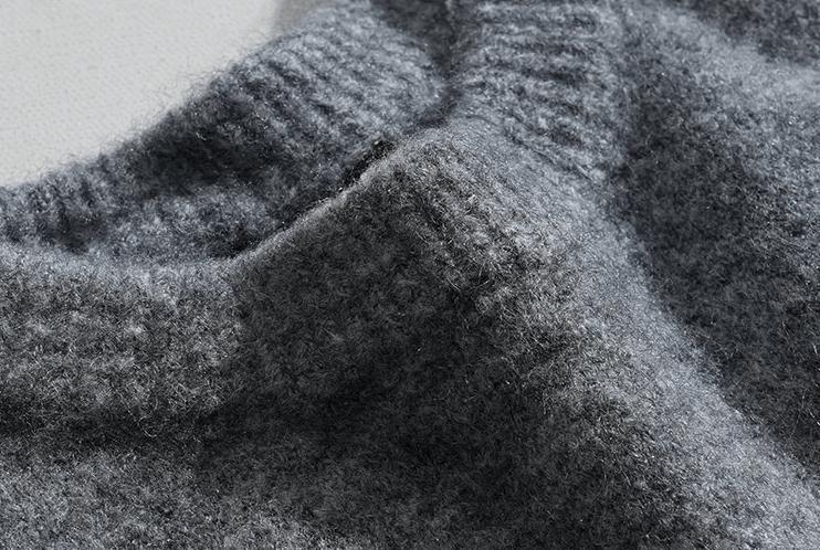 RT No. 10182 GRAY KNITTED PULLOVER SWEATER Product Image